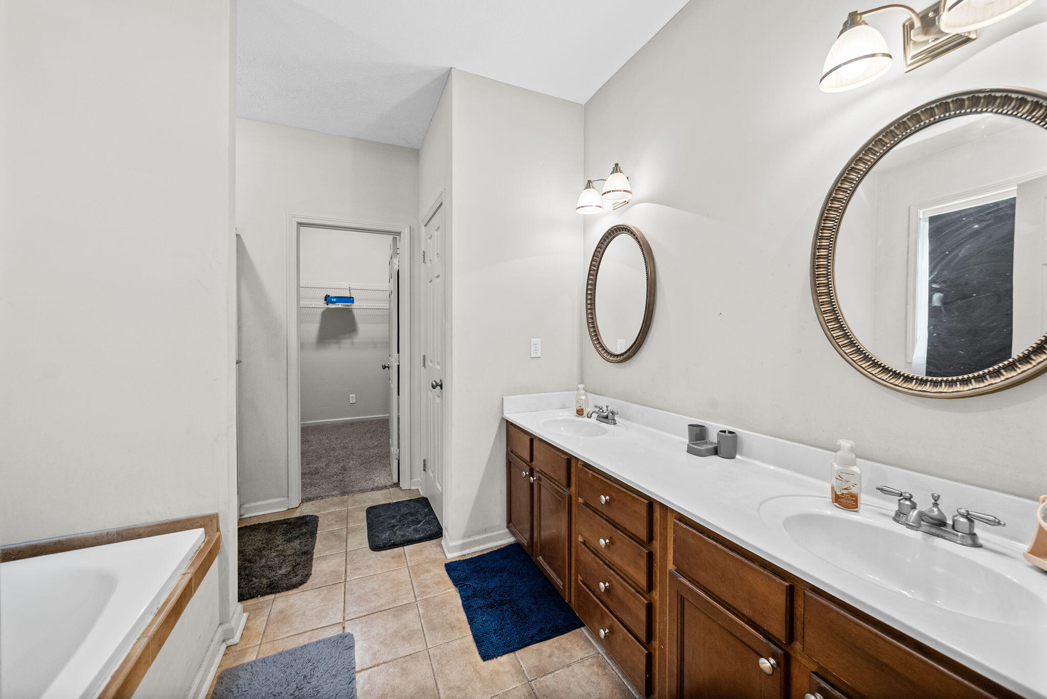 394 Irish Circle Property Photo 15