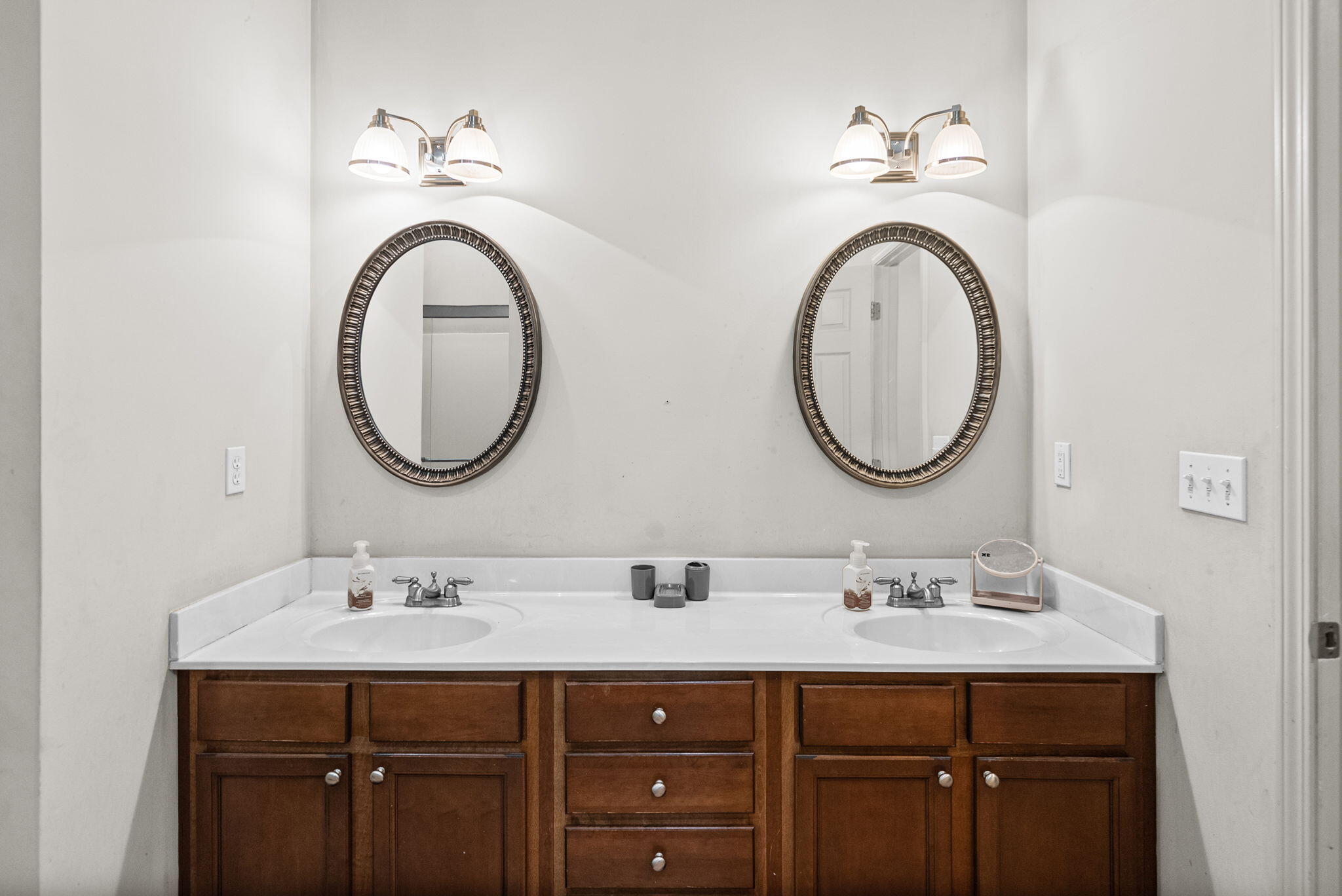 394 Irish Circle Property Photo 16