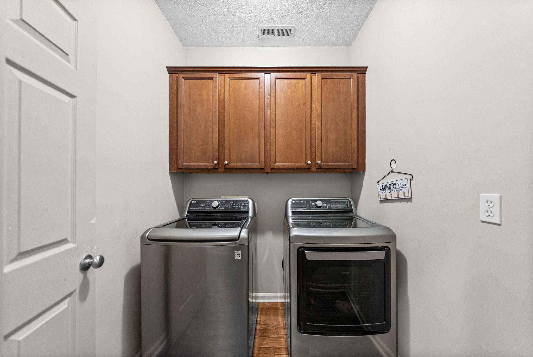 394 Irish Circle Property Photo 25