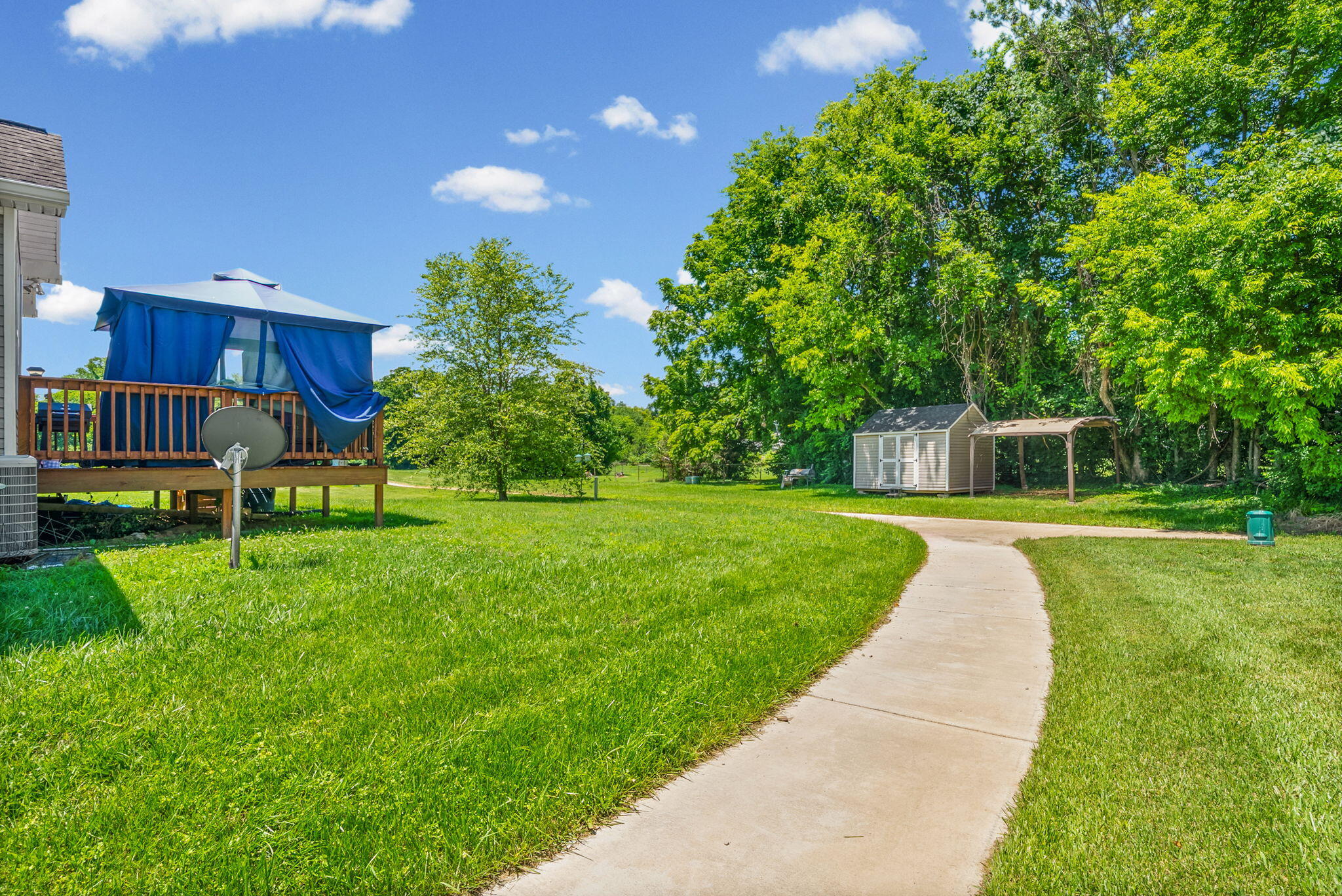 394 Irish Circle Property Photo 27