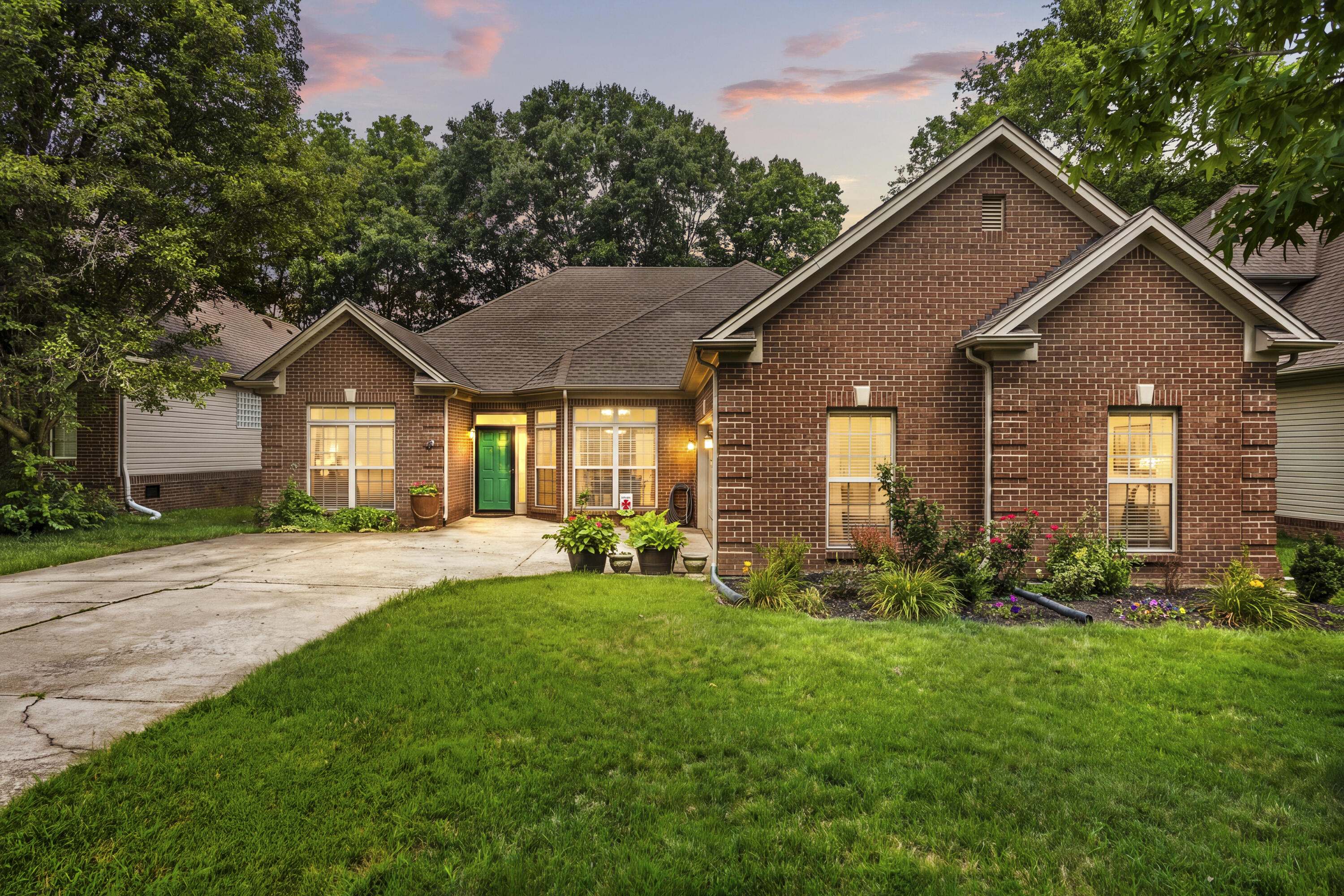 2228 Dunhill Lane Property Photo 1