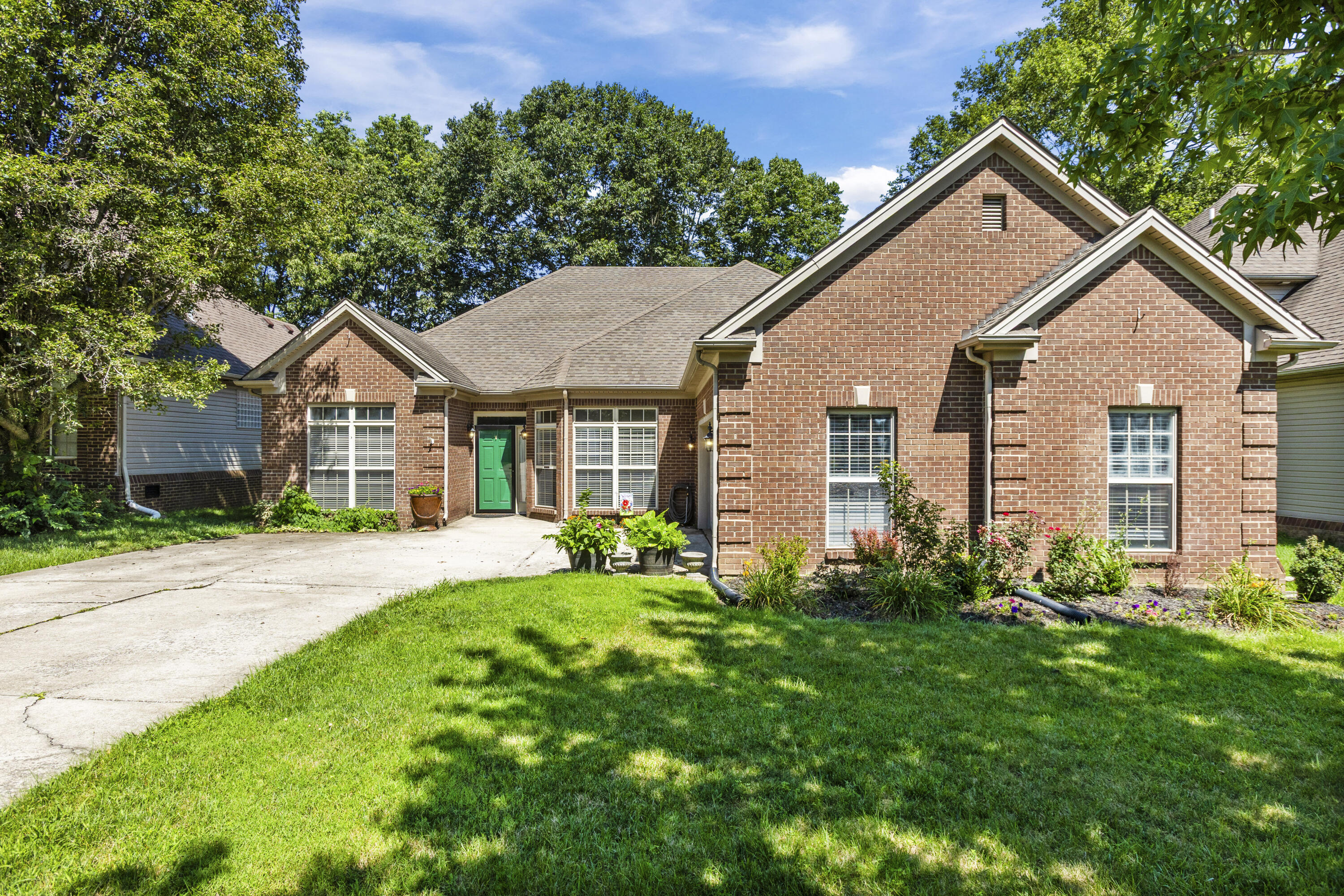 2228 Dunhill Lane Property Photo 2