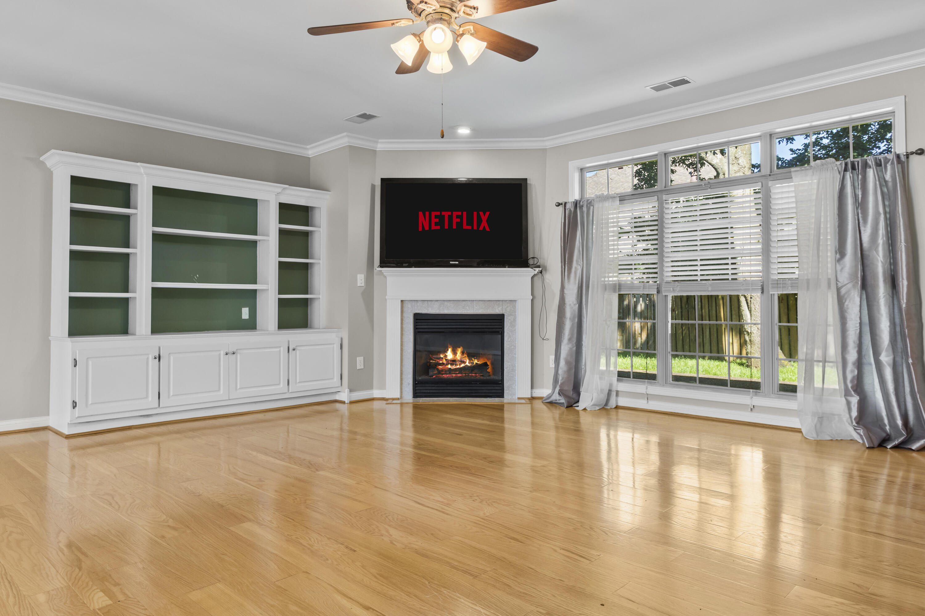 2228 Dunhill Lane Property Photo 14