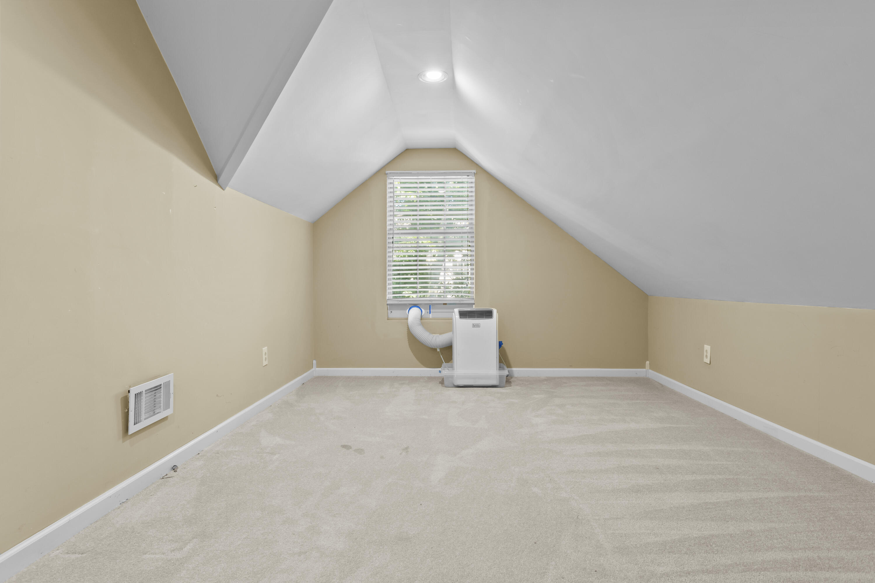 2228 Dunhill Lane Property Photo 28