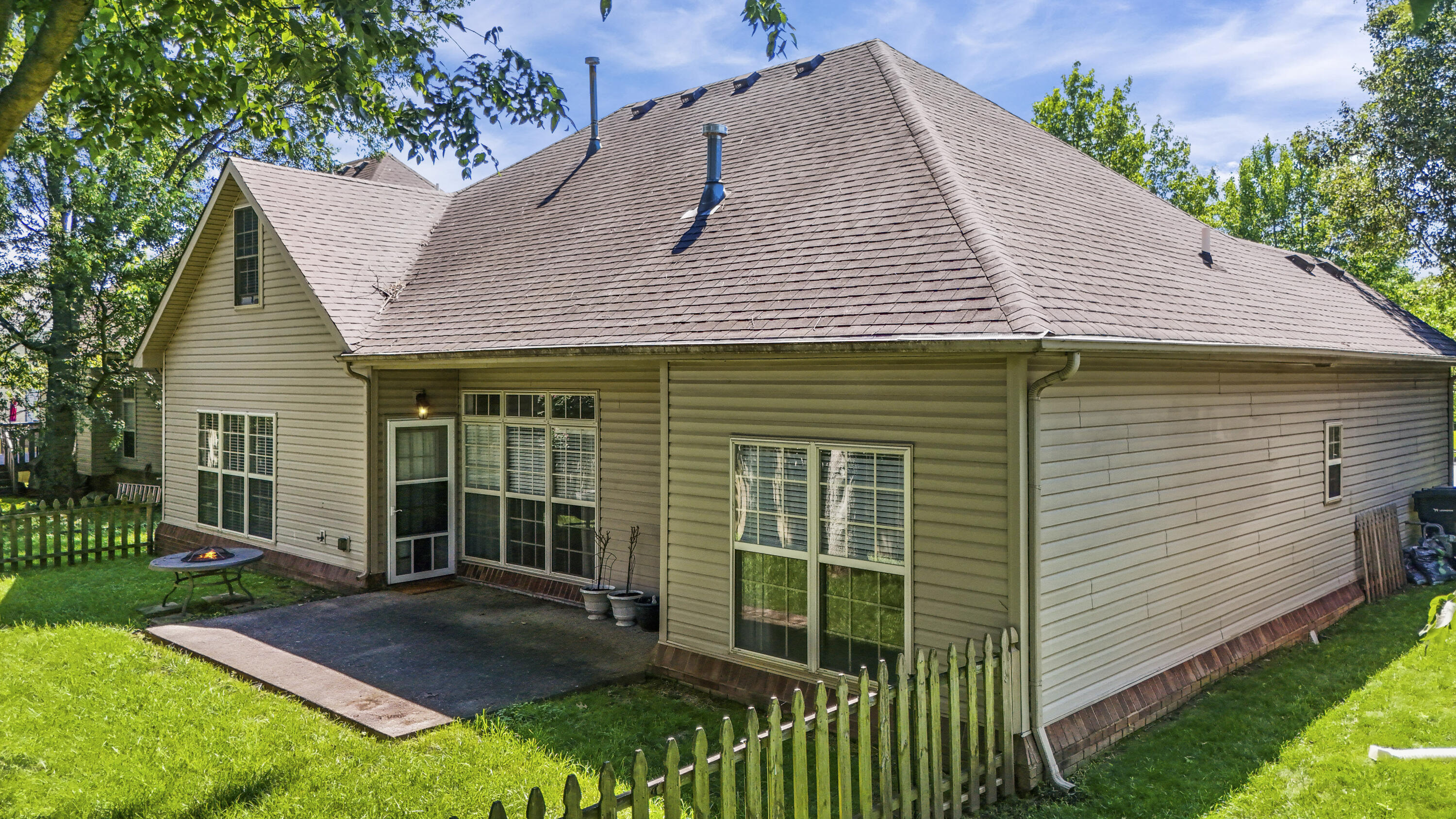2228 Dunhill Lane Property Photo 33