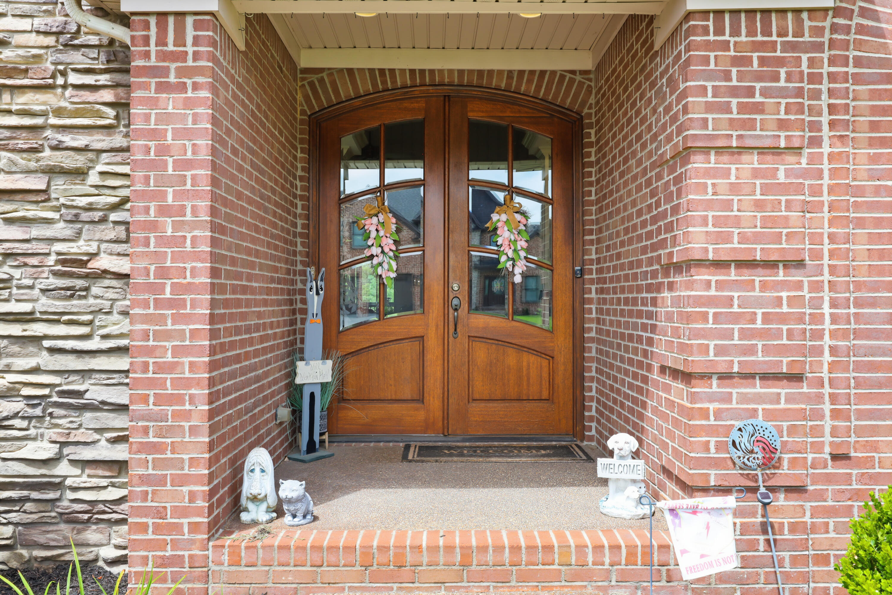 128 Kingston Drive Property Photo 3