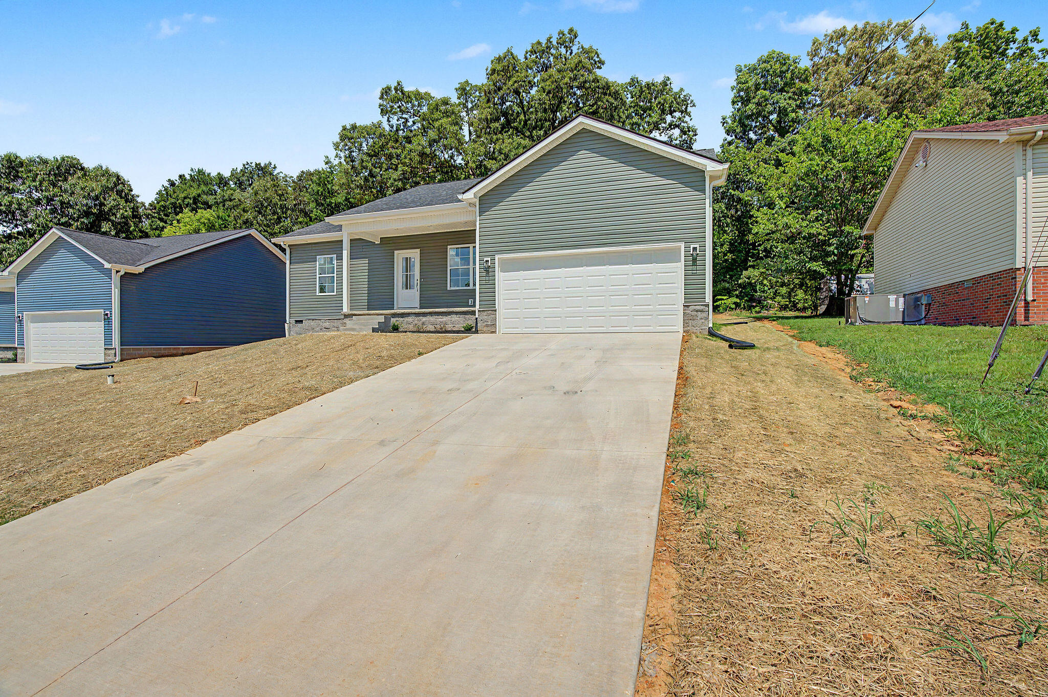 320 Pine Hill Drive Property Photo 5