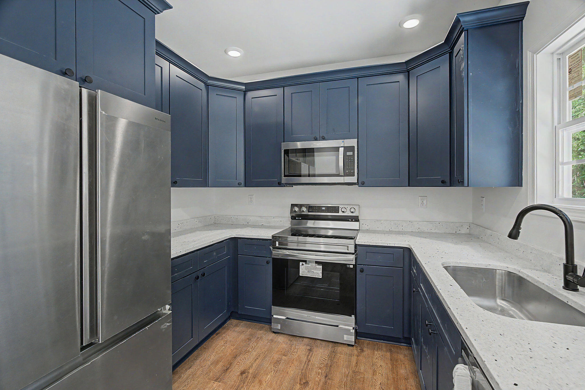 320 Pine Hill Drive Property Photo 18