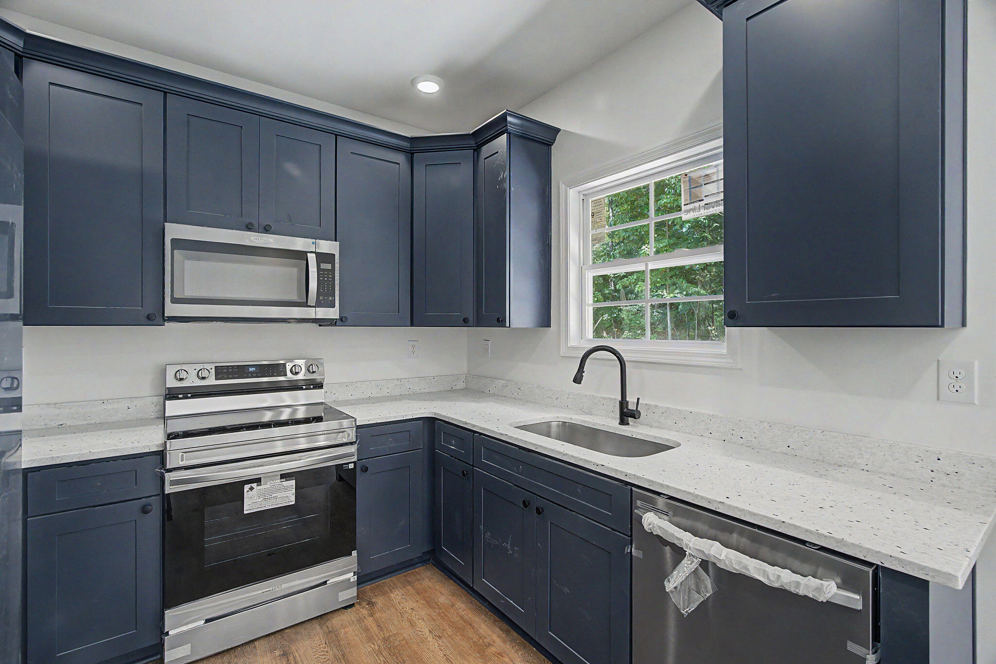 320 Pine Hill Drive Property Photo 19