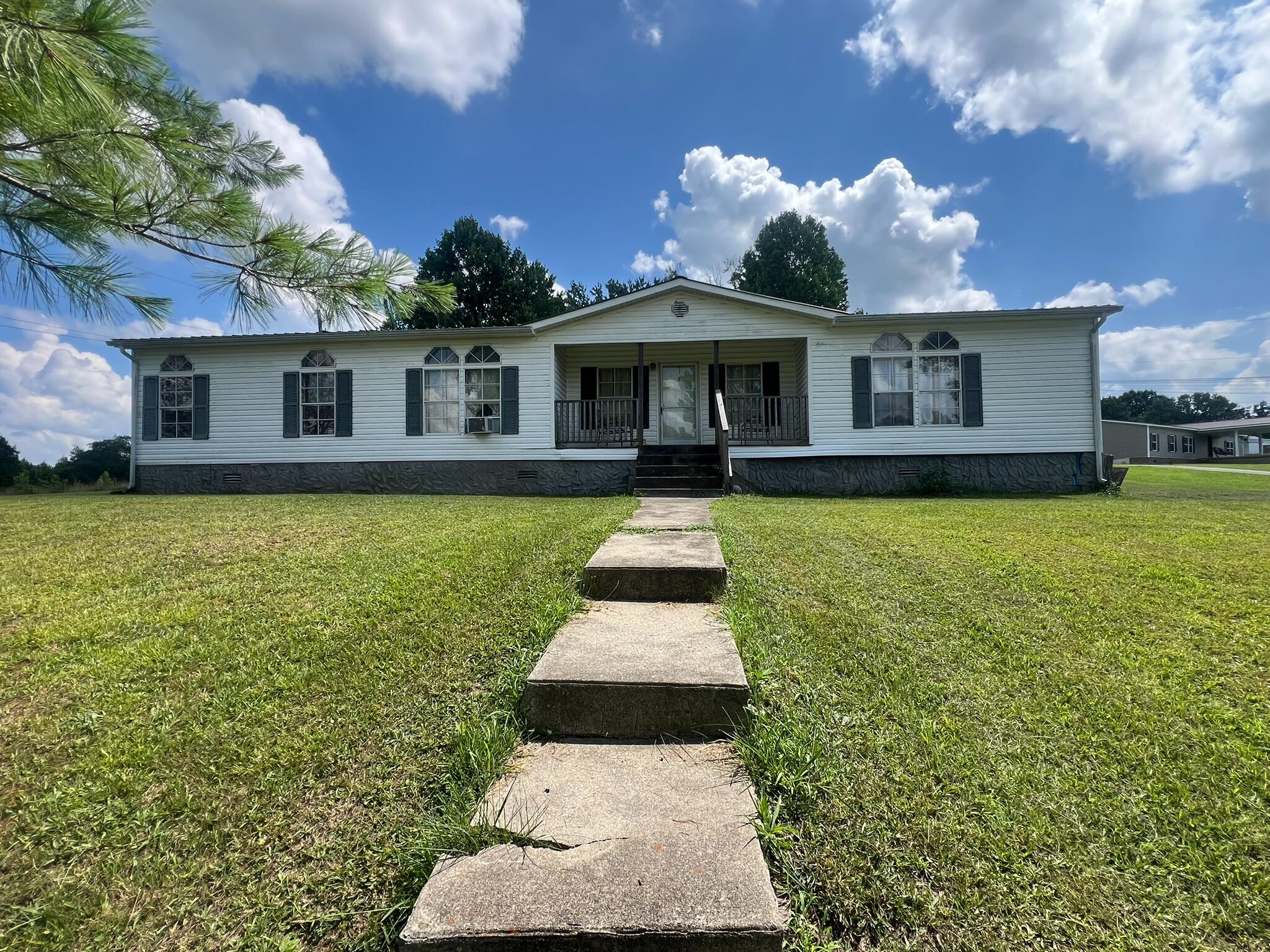 298 S Combs Avenue Property Photo 1