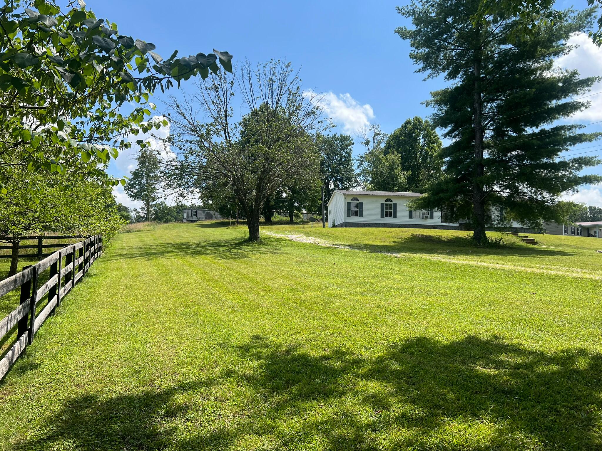 298 S Combs Avenue Property Photo 4