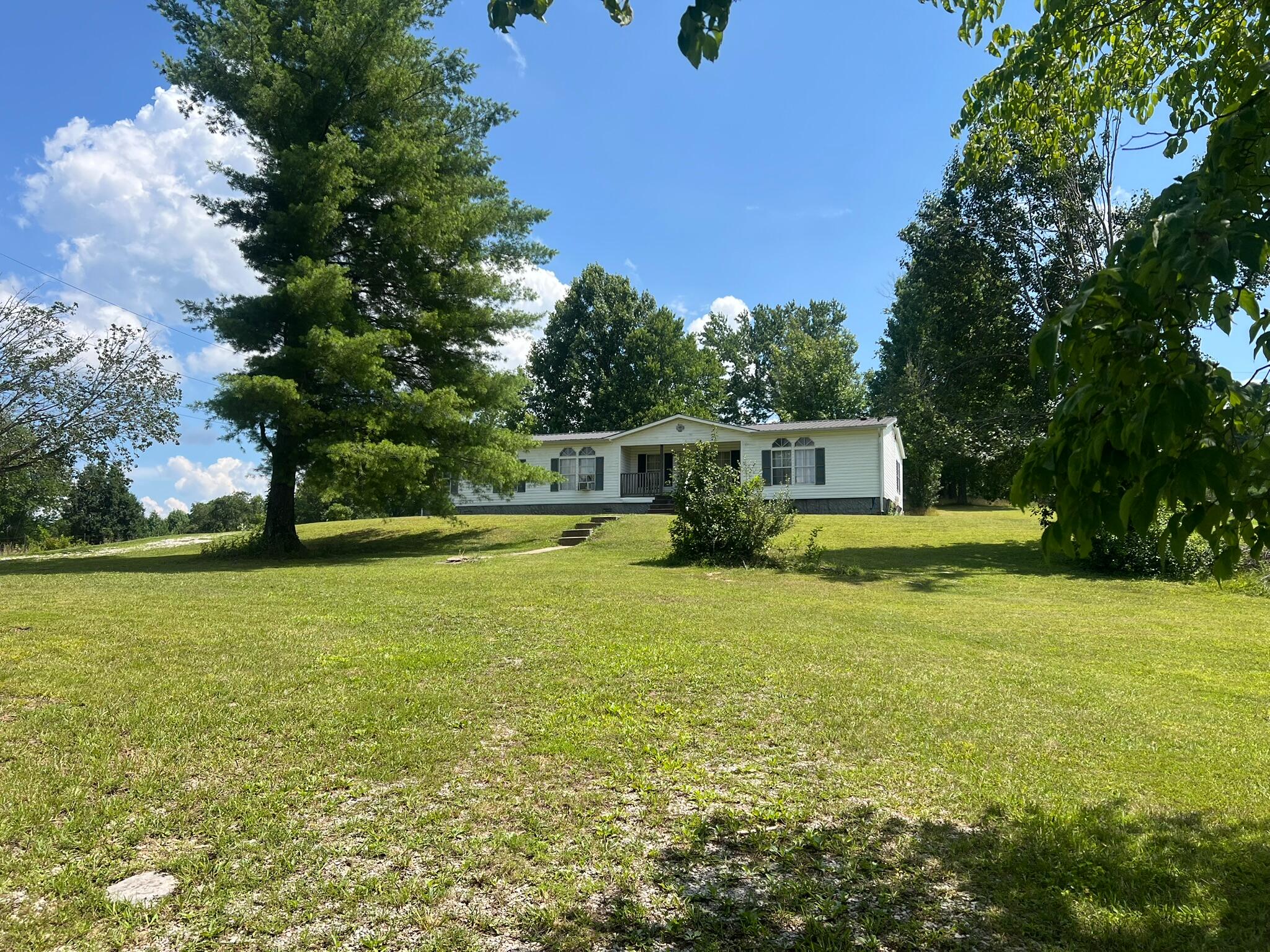 298 S Combs Avenue Property Photo 5