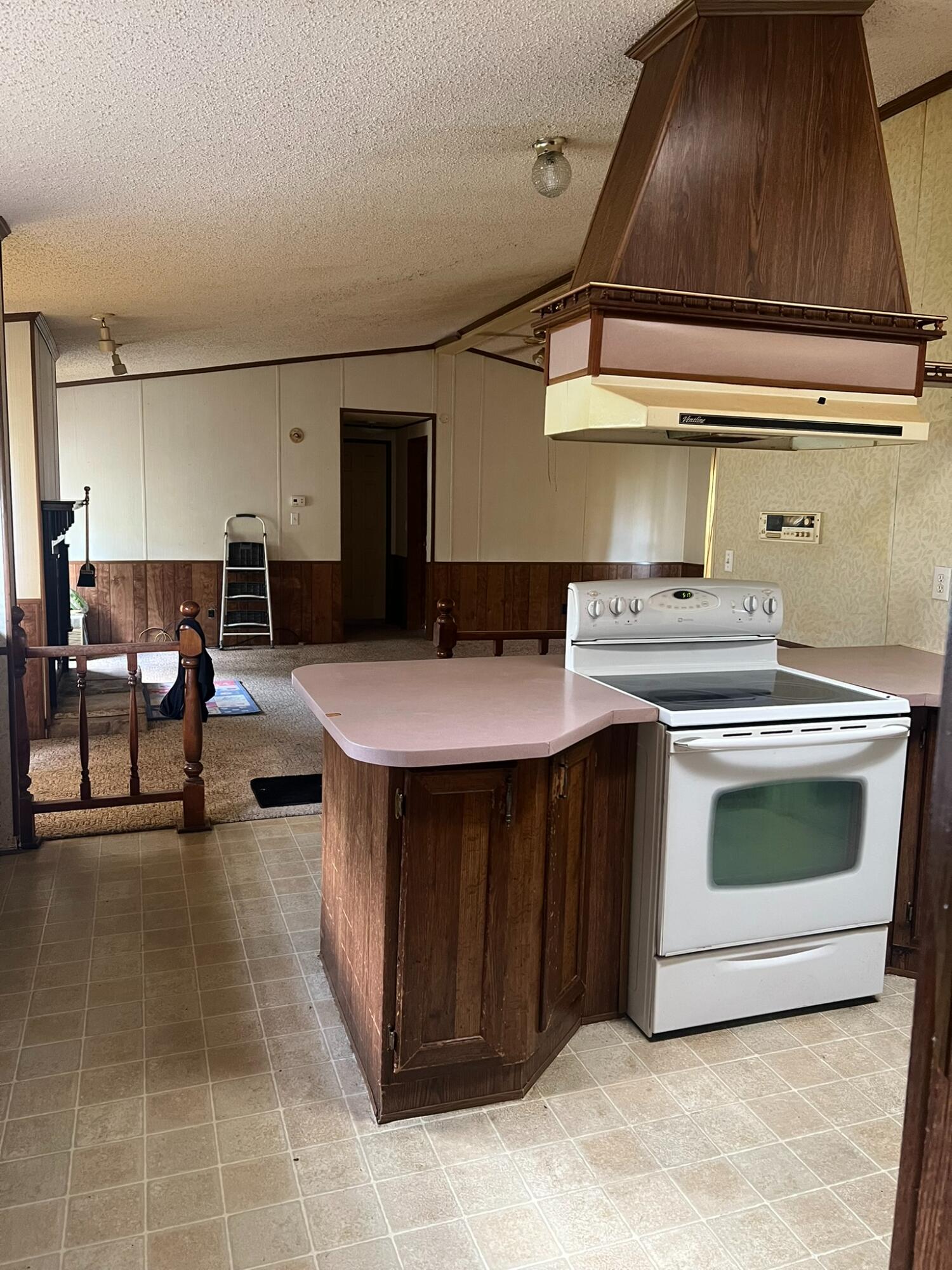 298 S Combs Avenue Property Photo 8