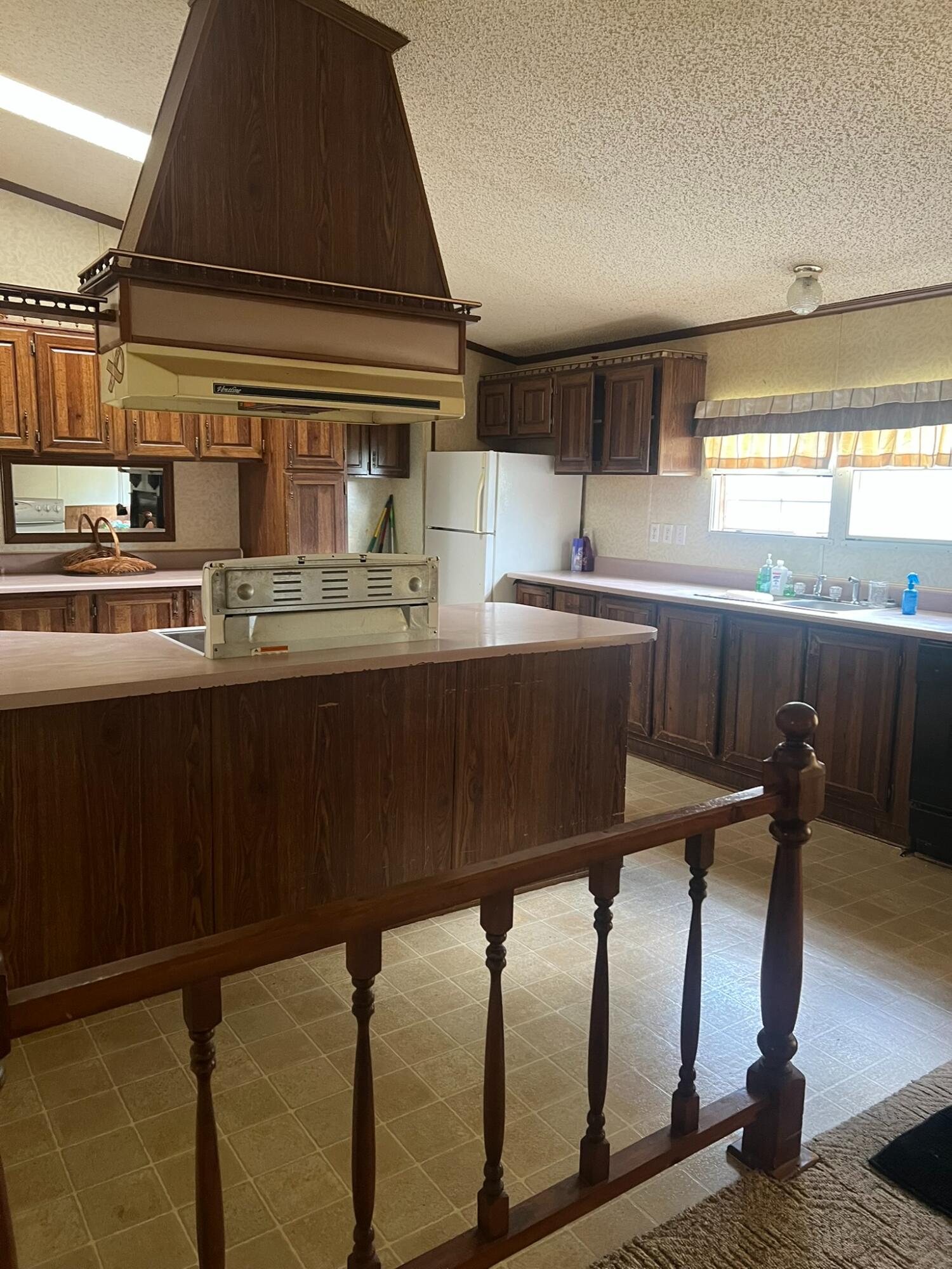 298 S Combs Avenue Property Photo 9