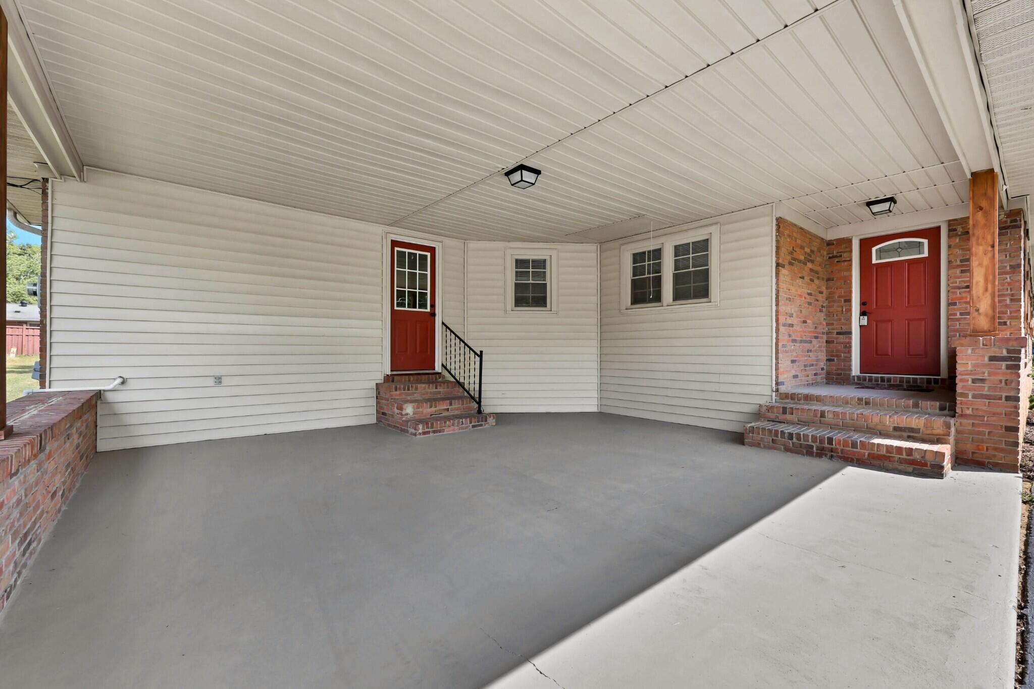 207 Donna Drive Property Photo 2