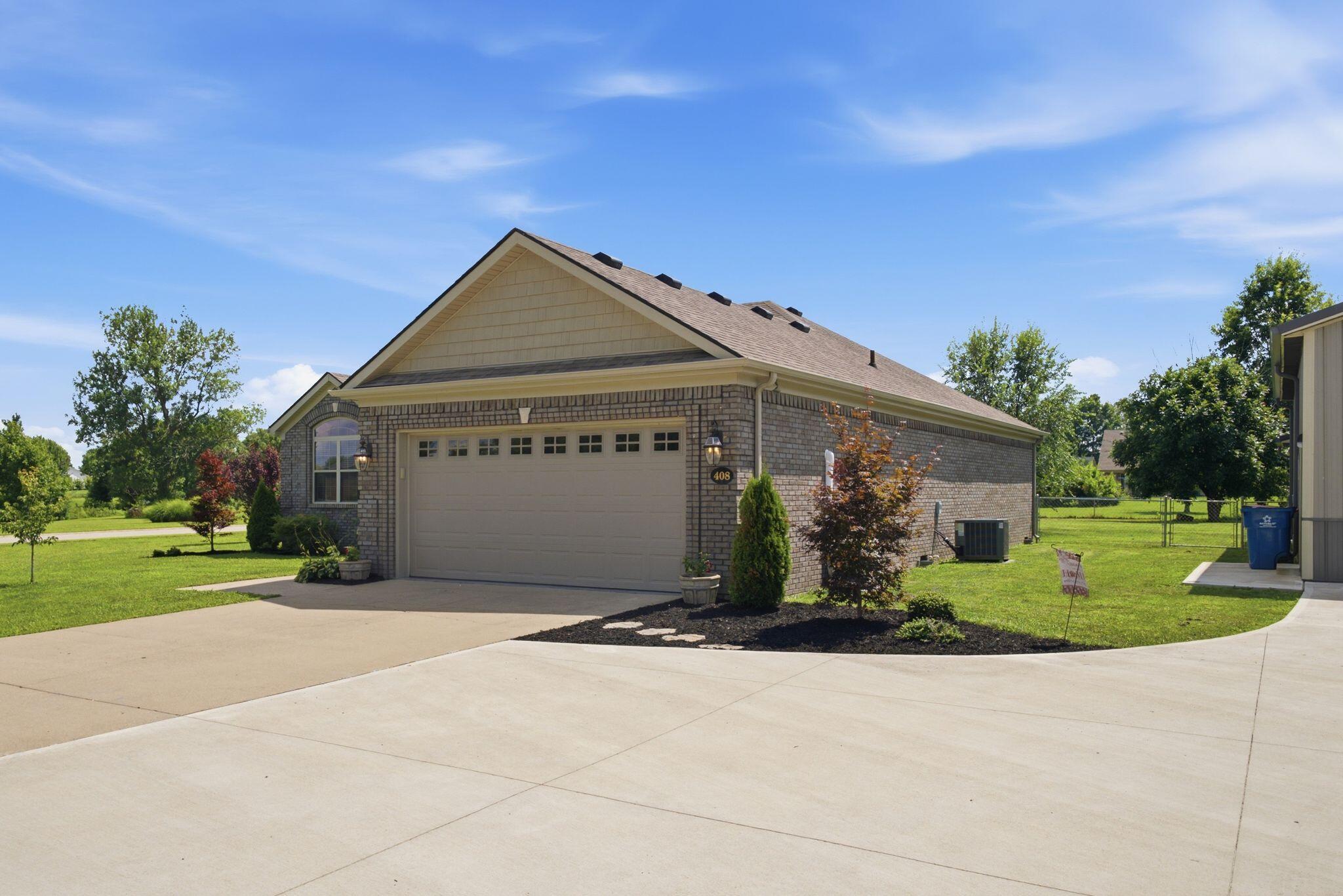 408 Windy Oaks Circle Property Photo 4