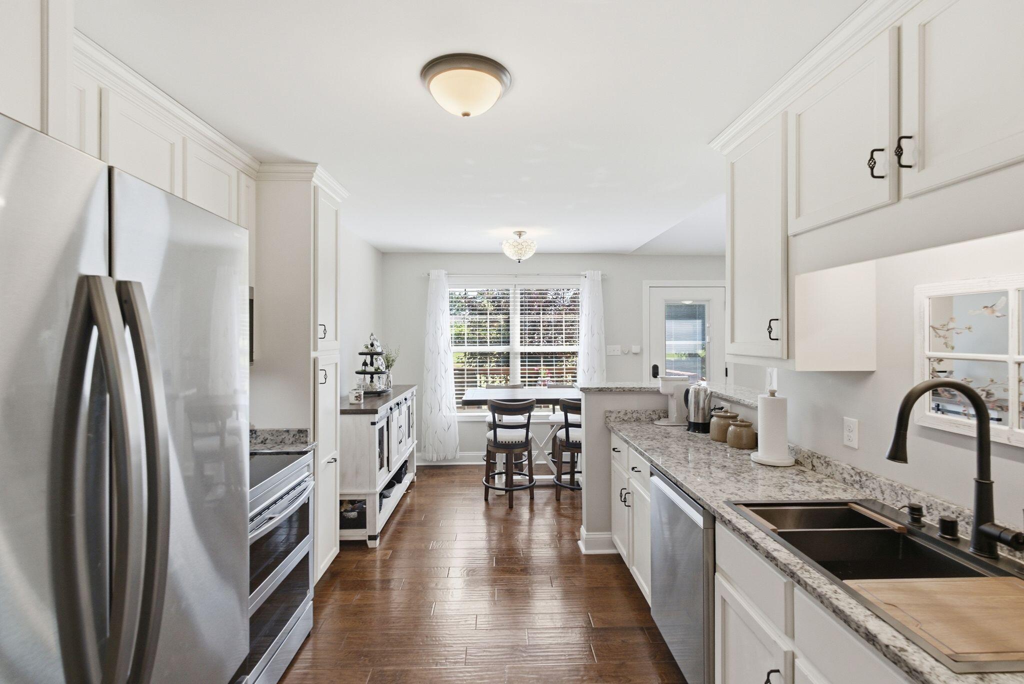 408 Windy Oaks Circle Property Photo 14
