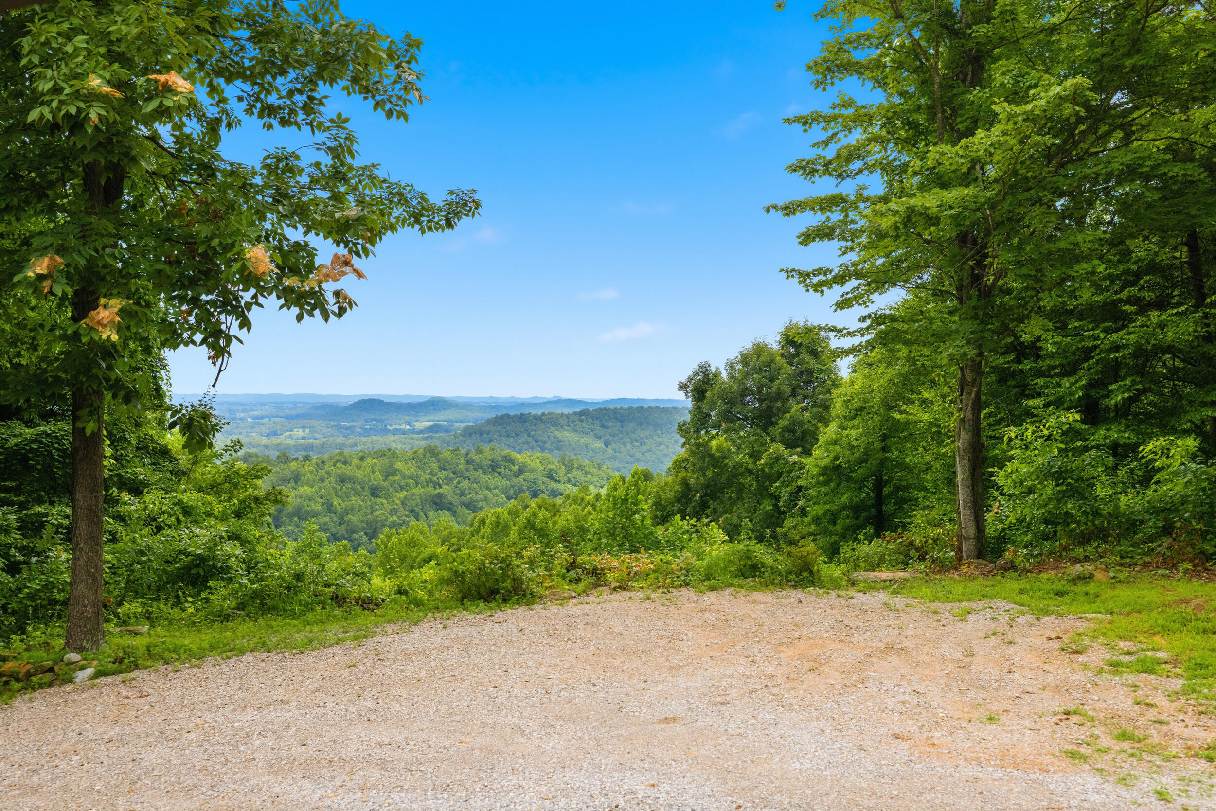 582 High Ridge Tower Road Property Photo 3