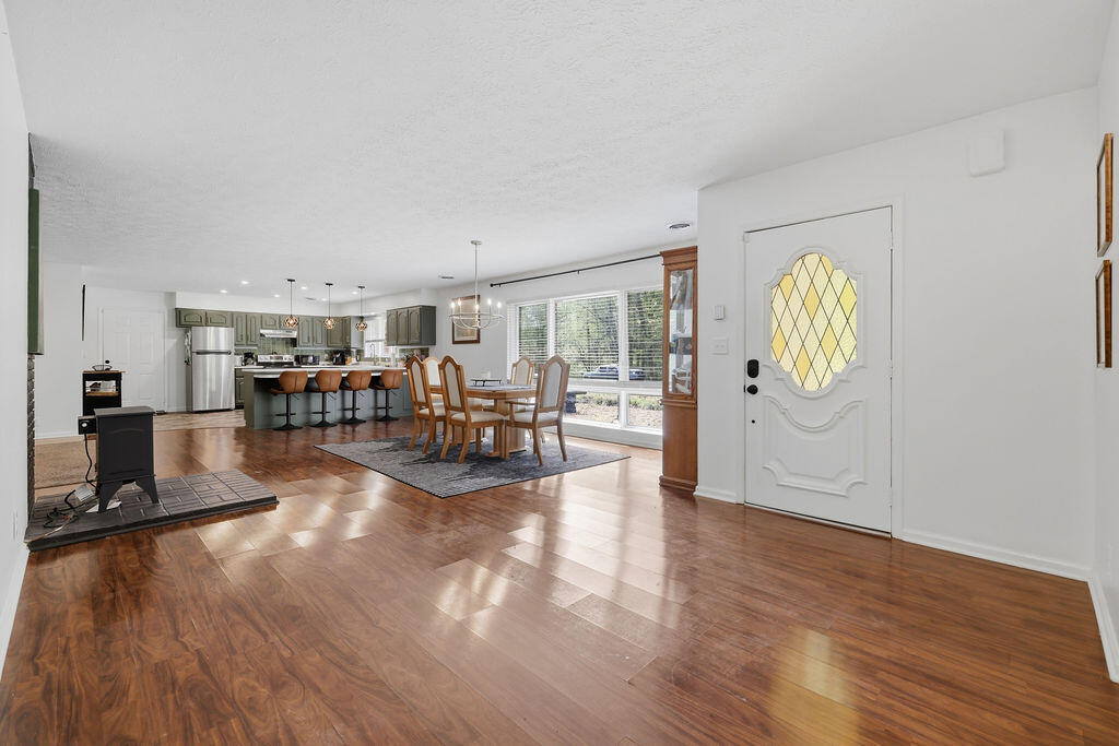 1601 Shallow Creek Circle Property Photo 4