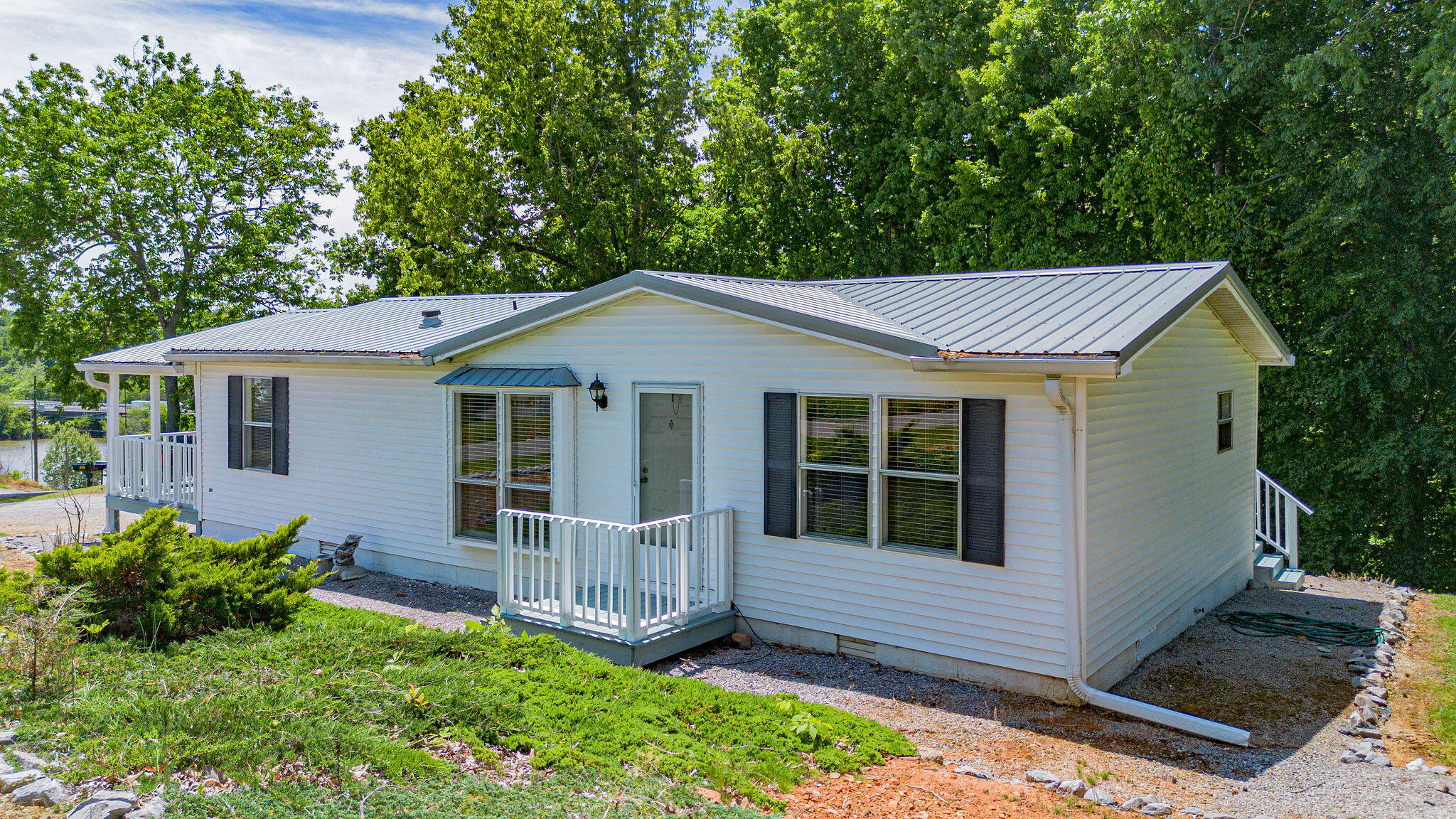 934 Cantrell Road Property Photo 1