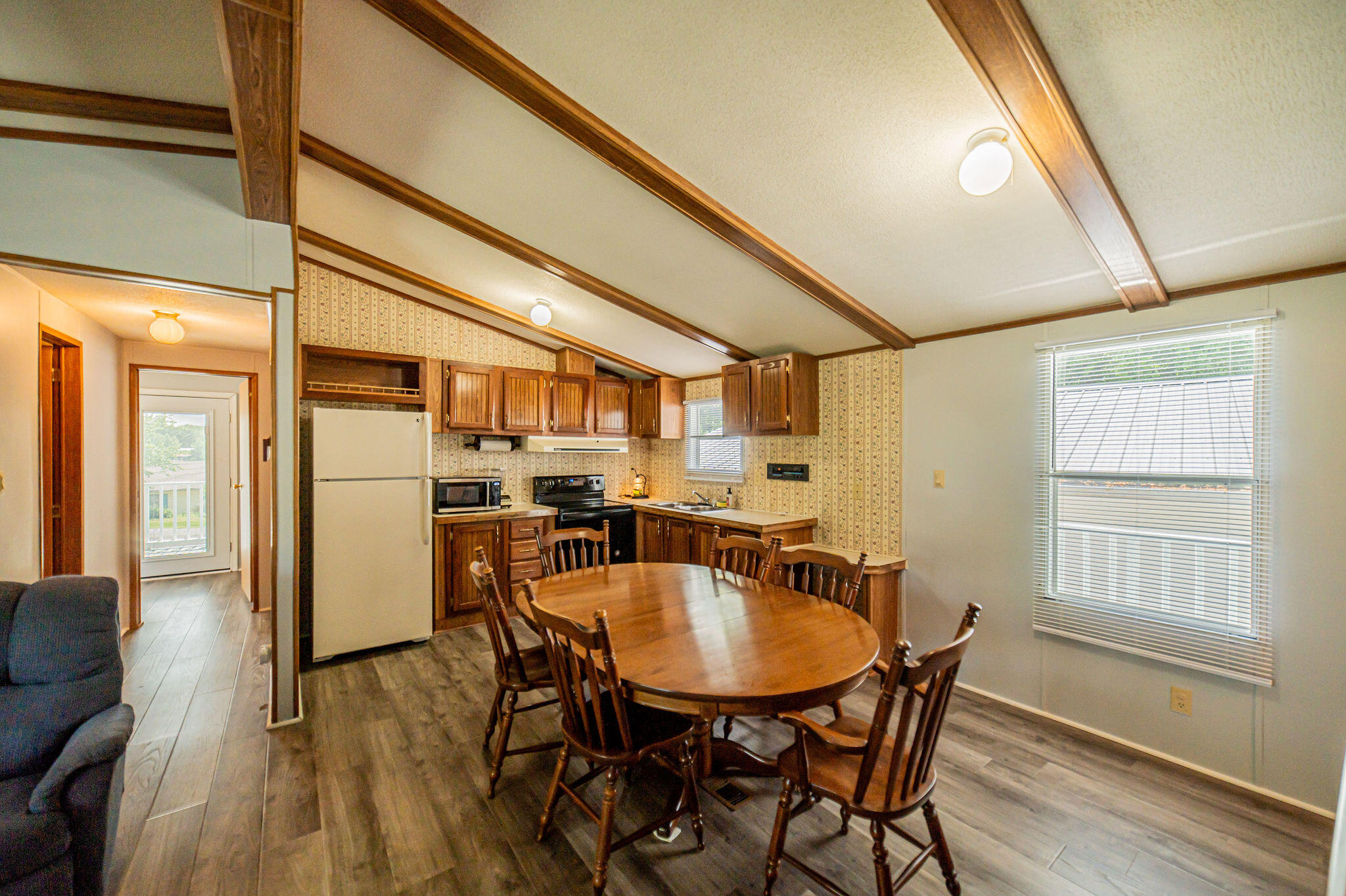 934 Cantrell Road Property Photo 6