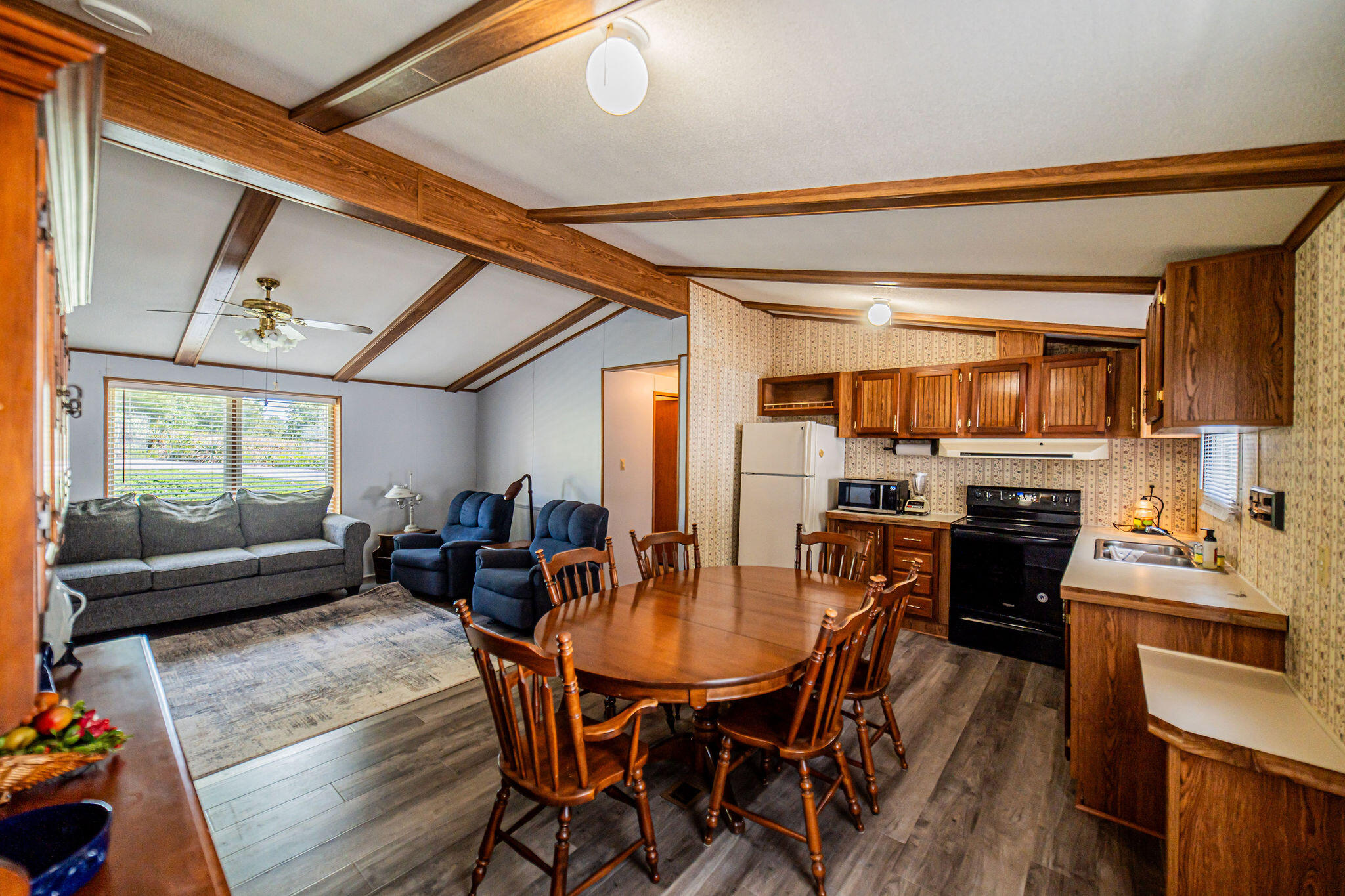 934 Cantrell Road Property Photo 7