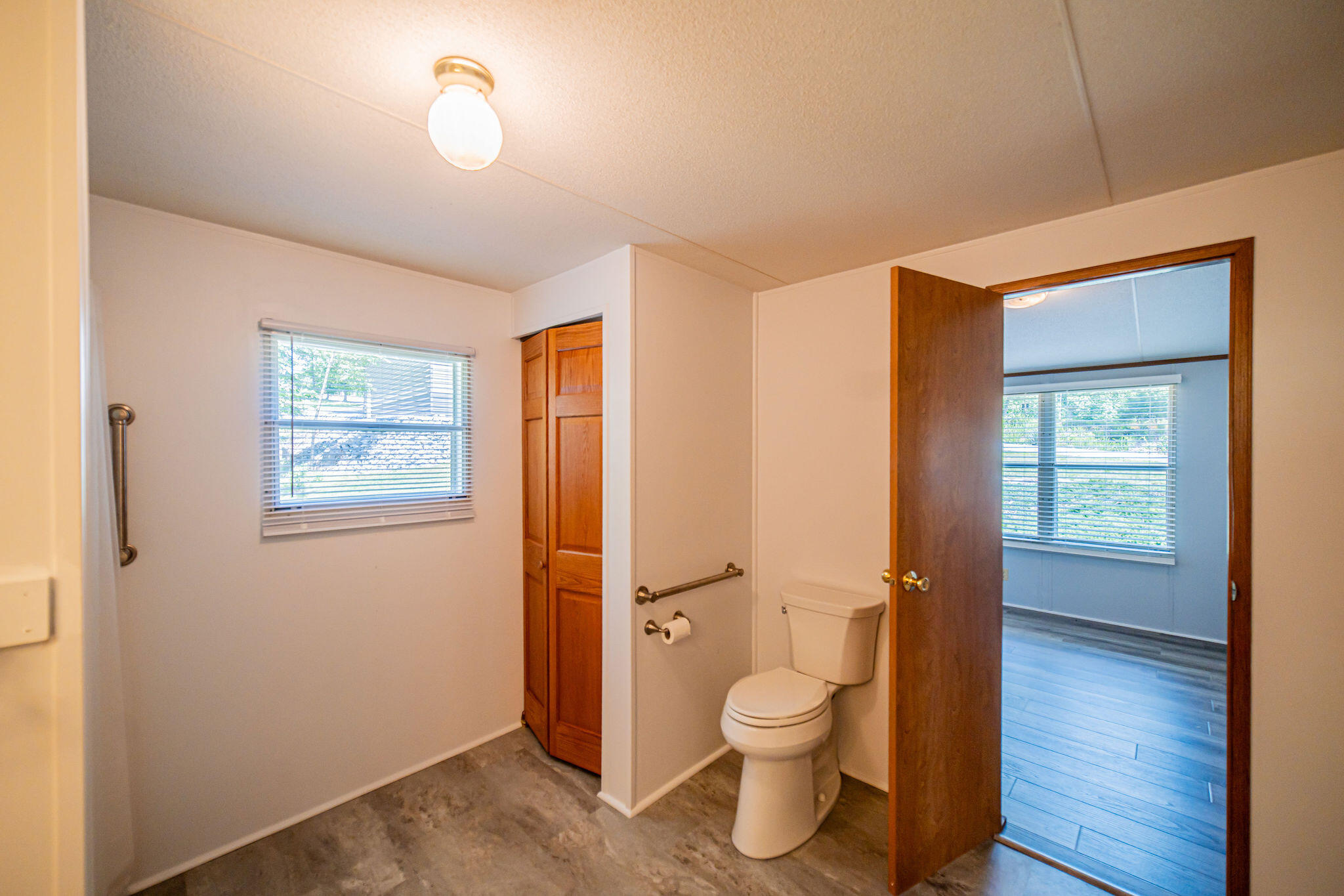 934 Cantrell Road Property Photo 14