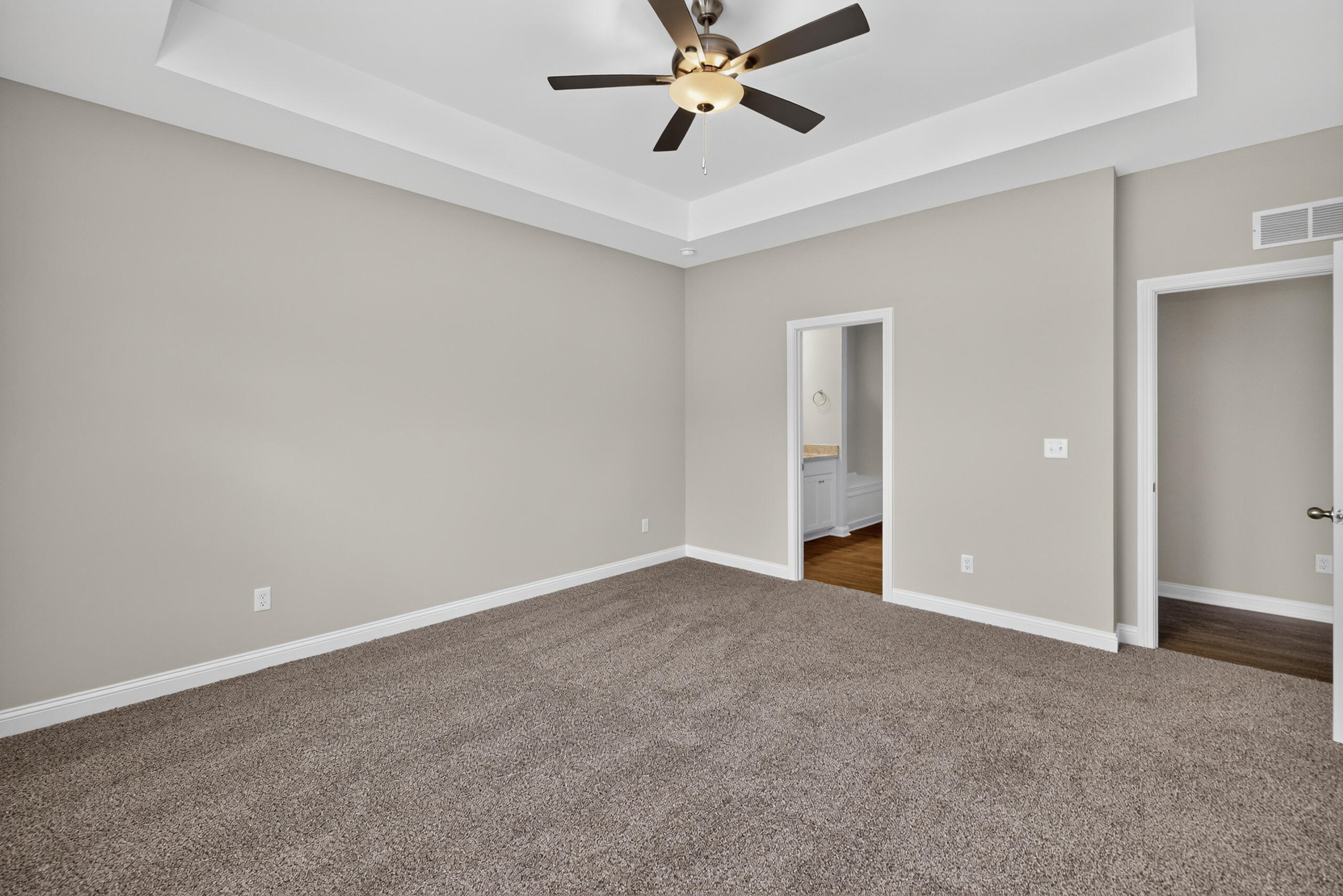 553 Shropshire Avenue Property Photo 11