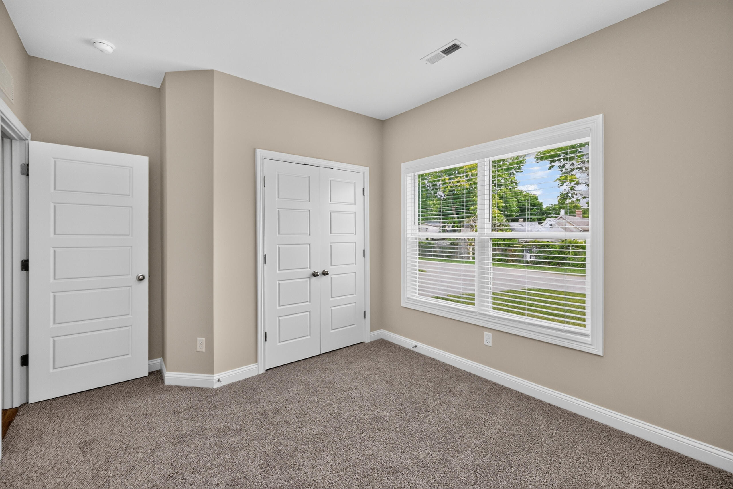 553 Shropshire Avenue Property Photo 18