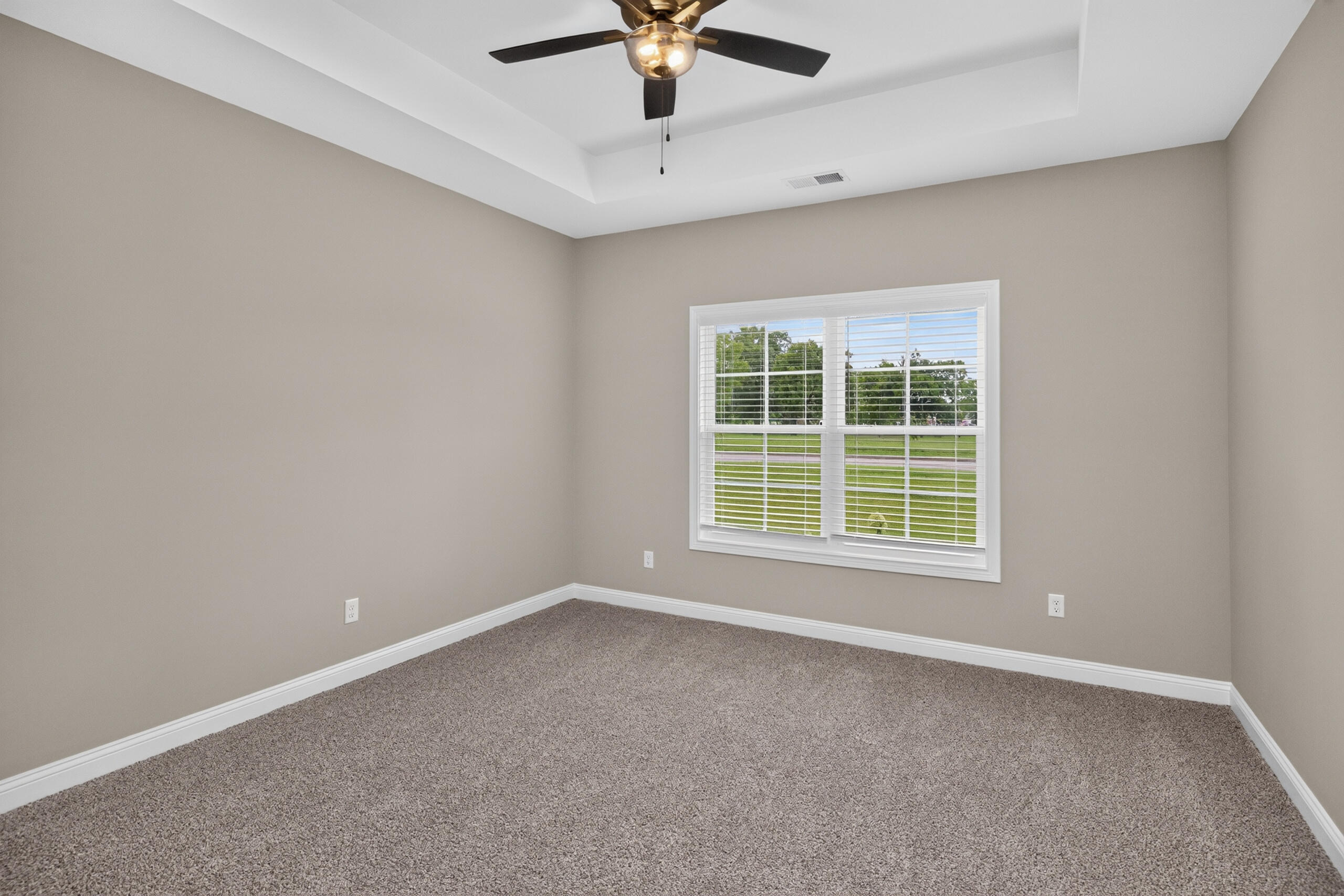 549 Shropshire Avenue Property Photo 11