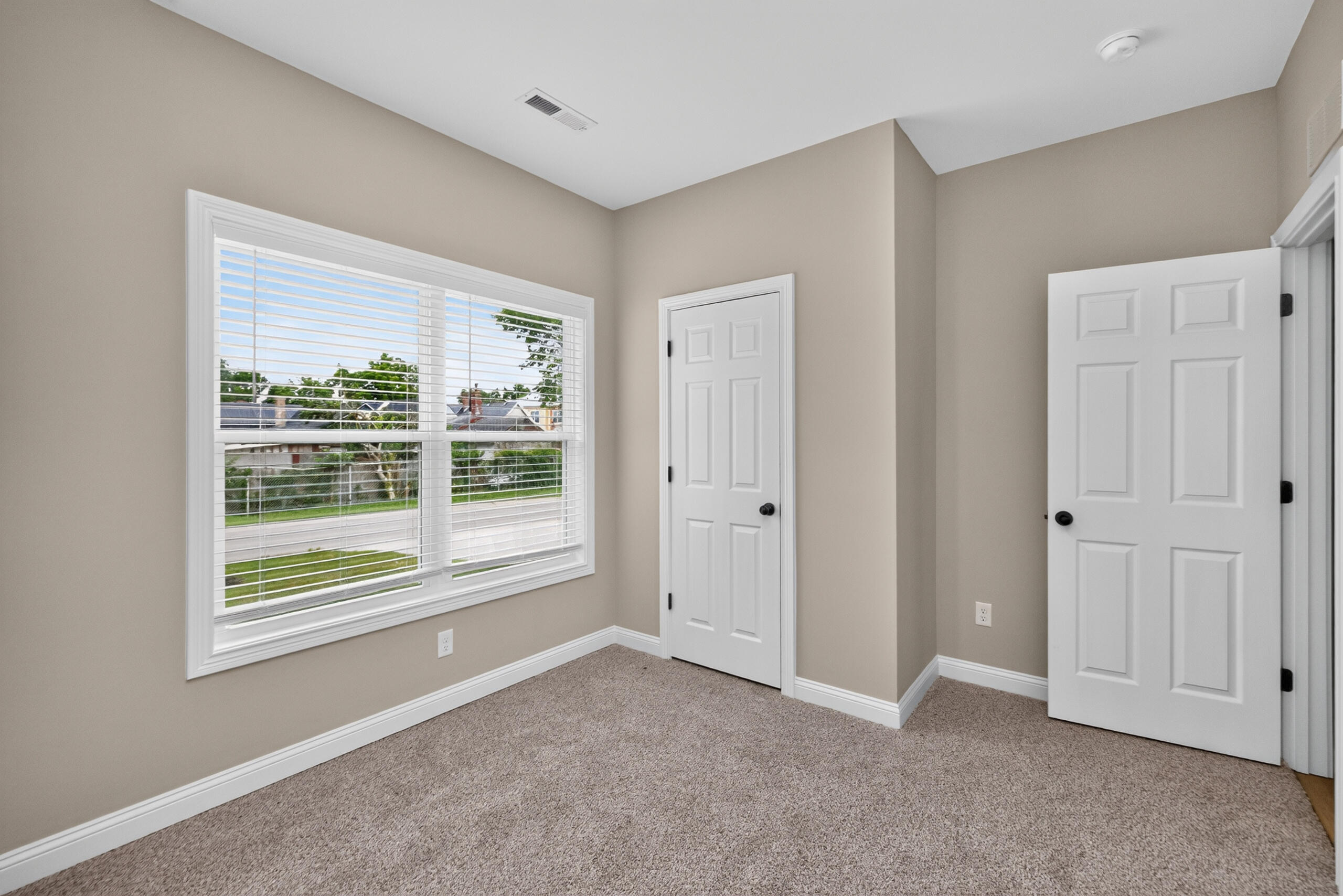 549 Shropshire Avenue Property Photo 18