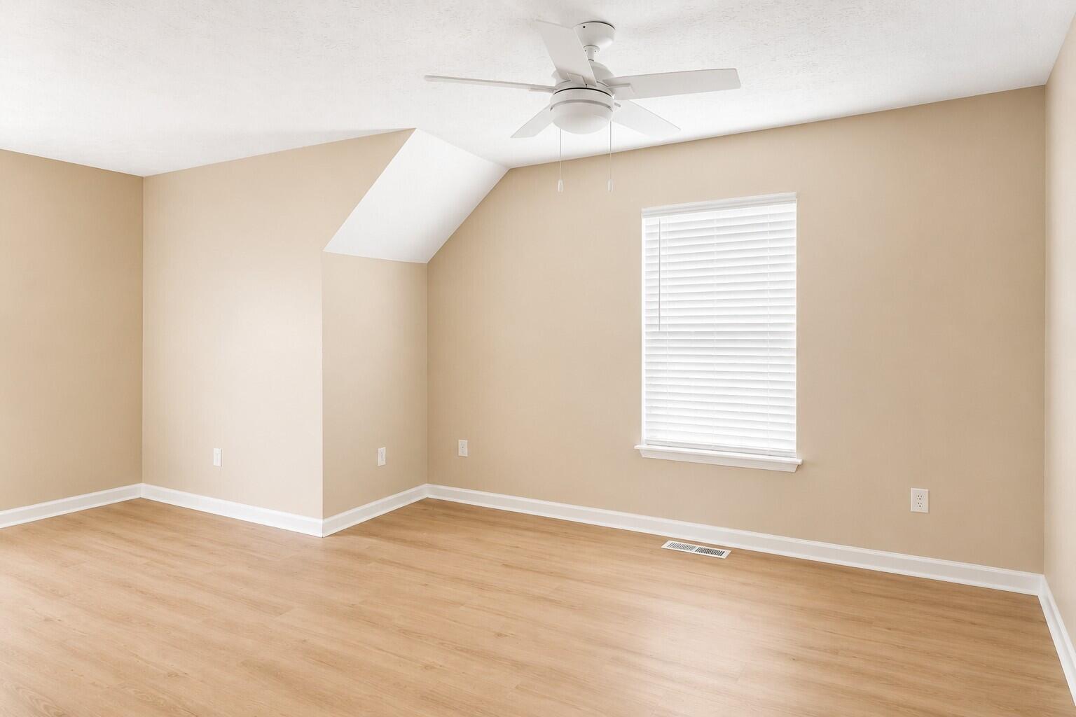 163 Williamsburg Lane Property Photo 8