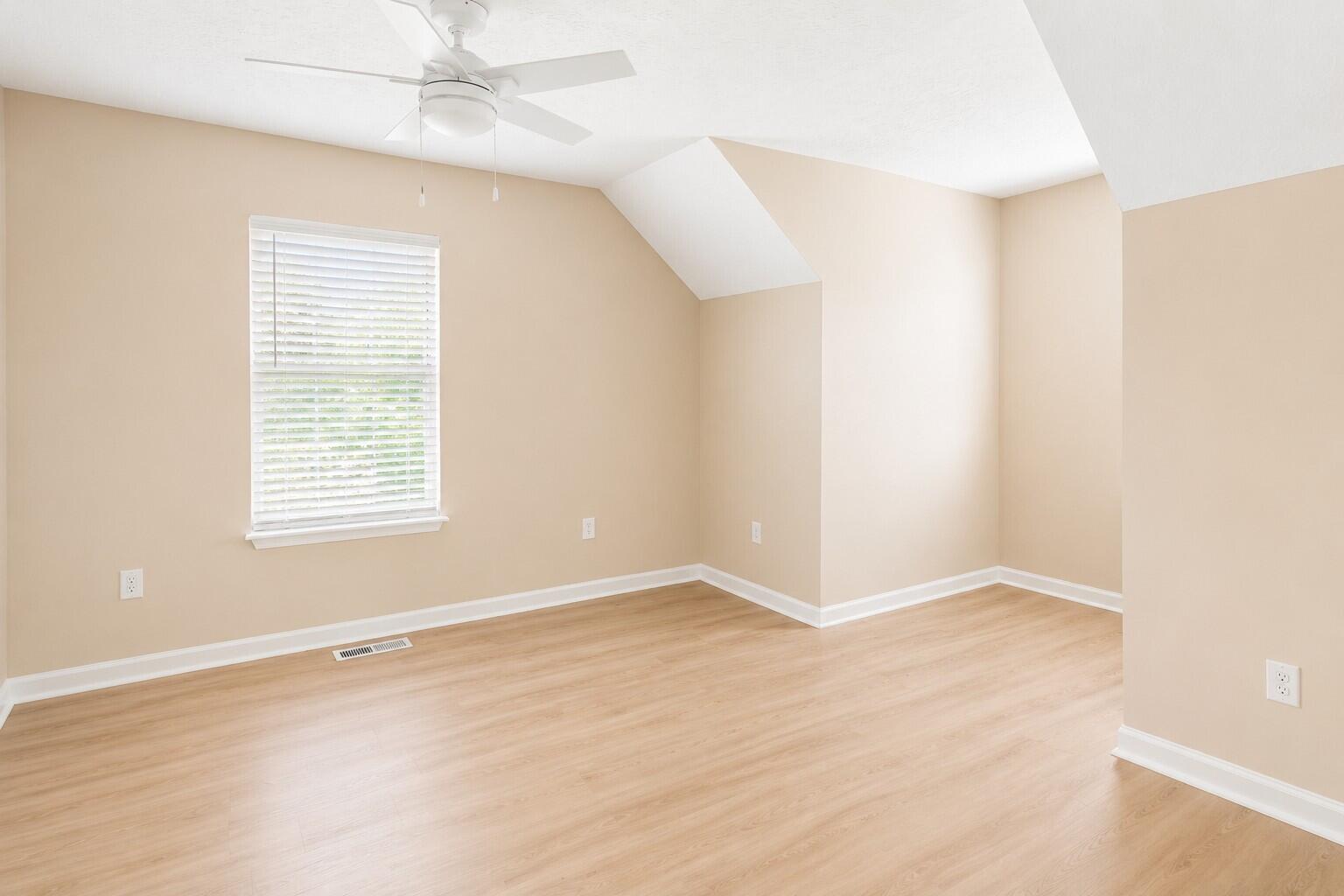 163 Williamsburg Lane Property Photo 10