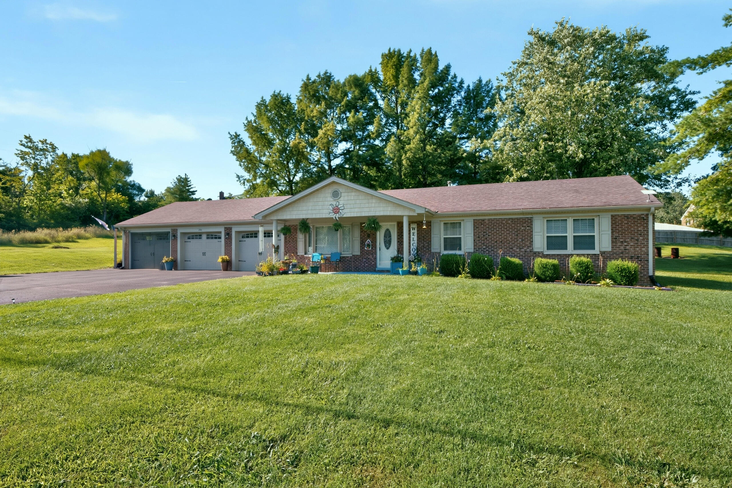 230 Mercer Avenue Property Photo 2