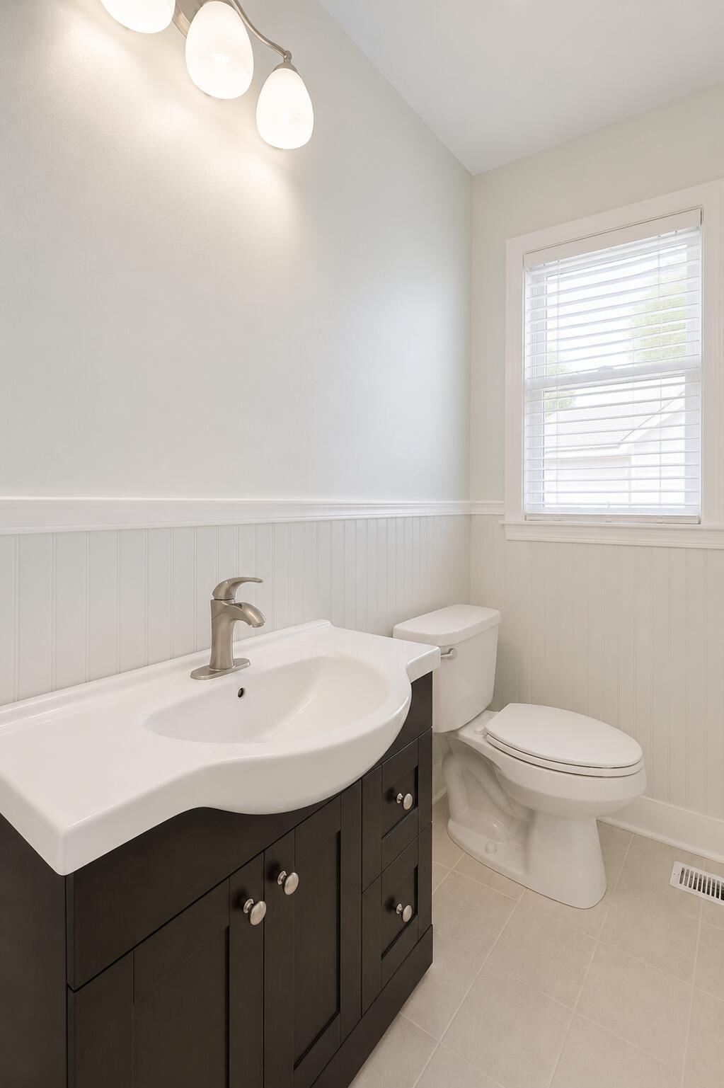208 N Lewis Court Property Photo 10