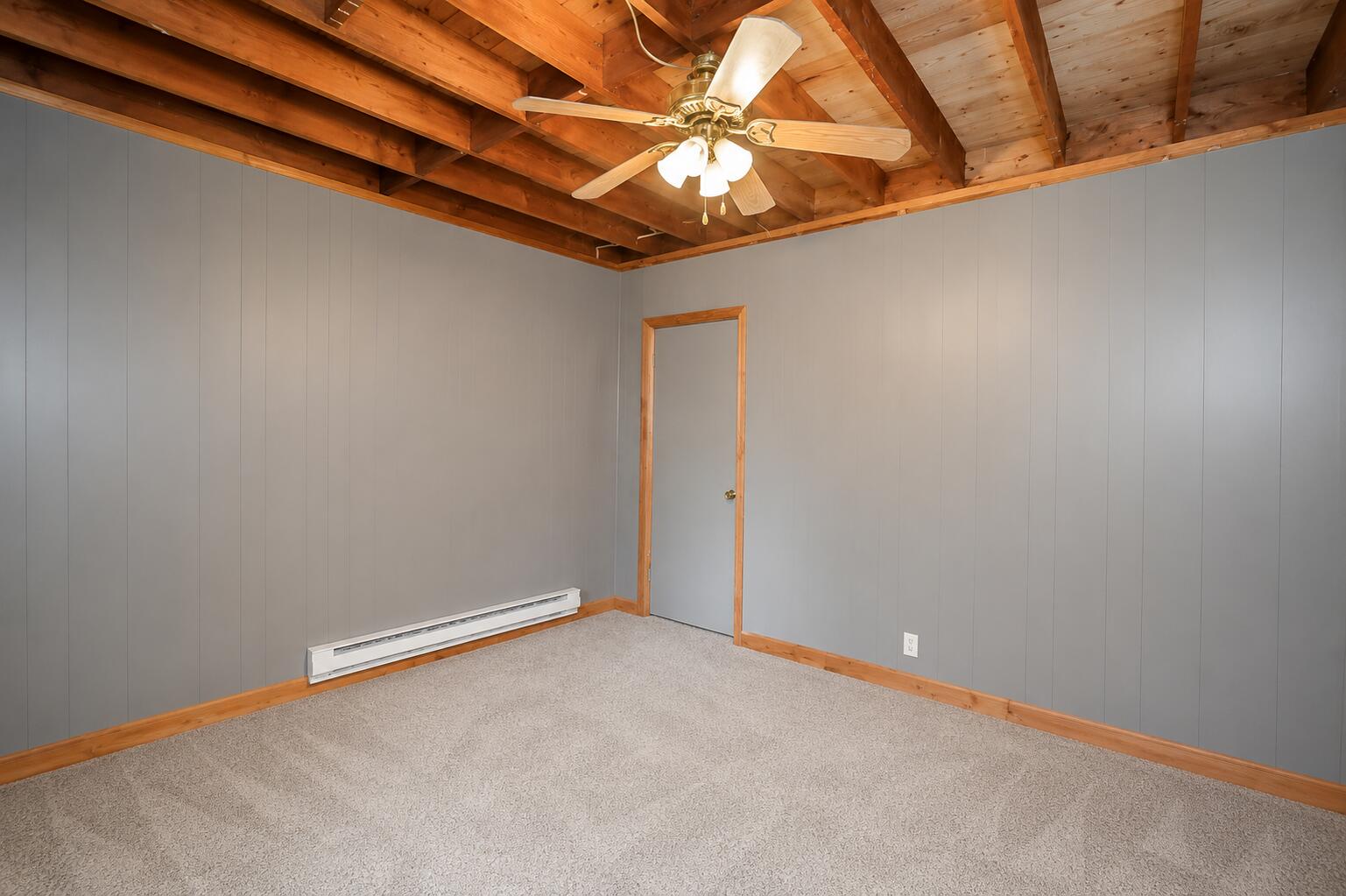 208 N Lewis Court Property Photo 15
