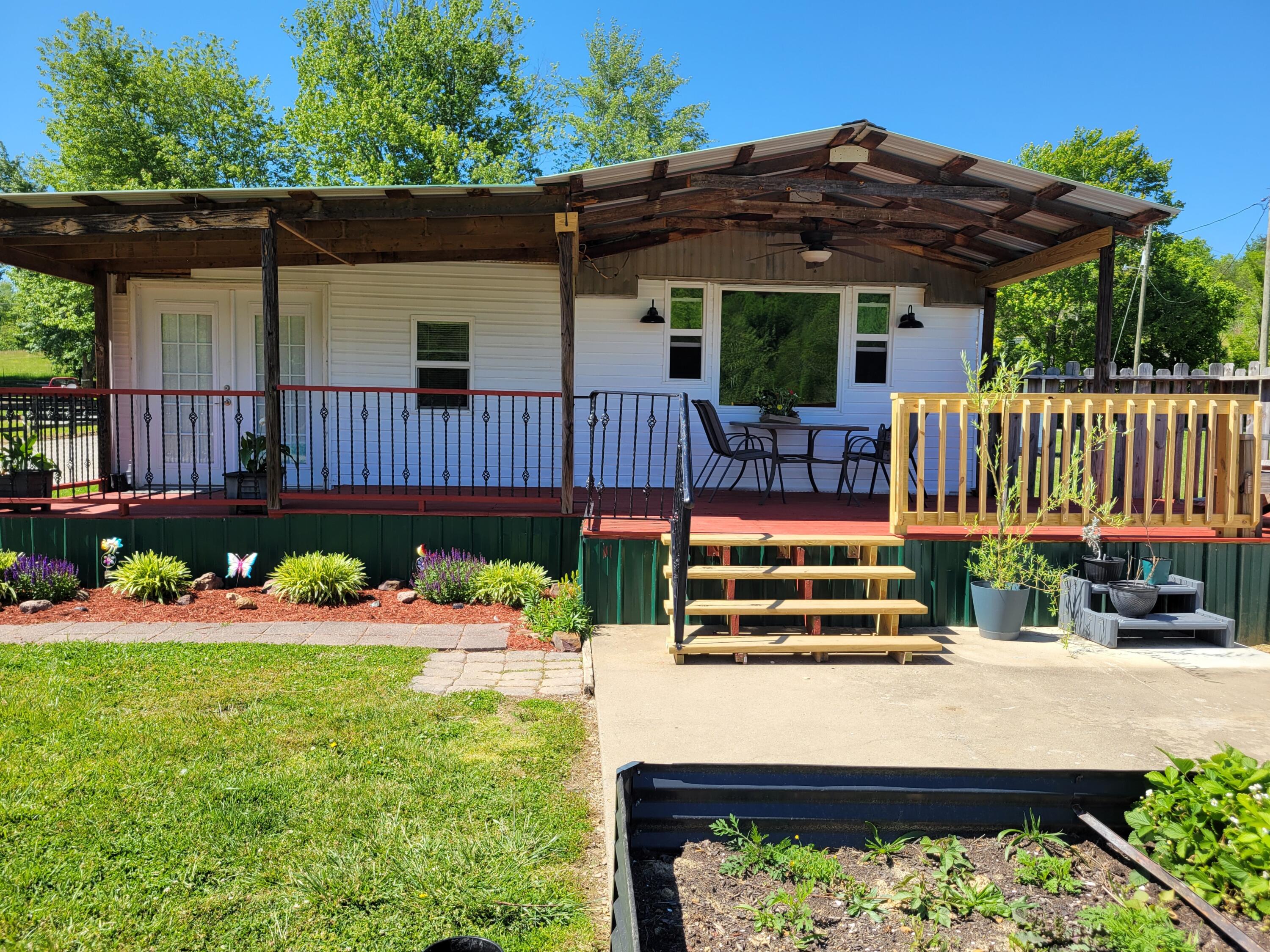 929 Pine Grove Road Property Photo 5