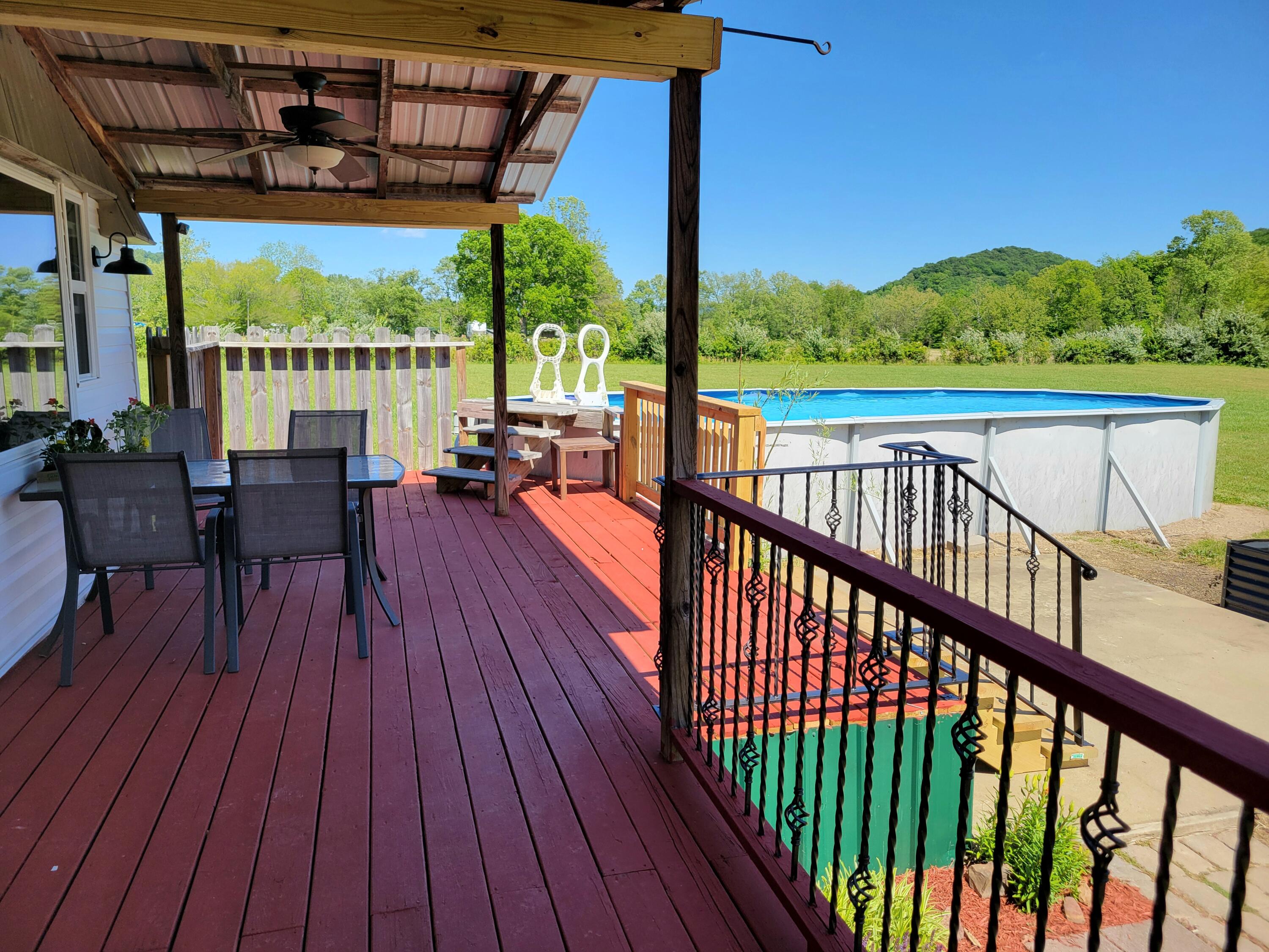929 Pine Grove Road Property Photo 6