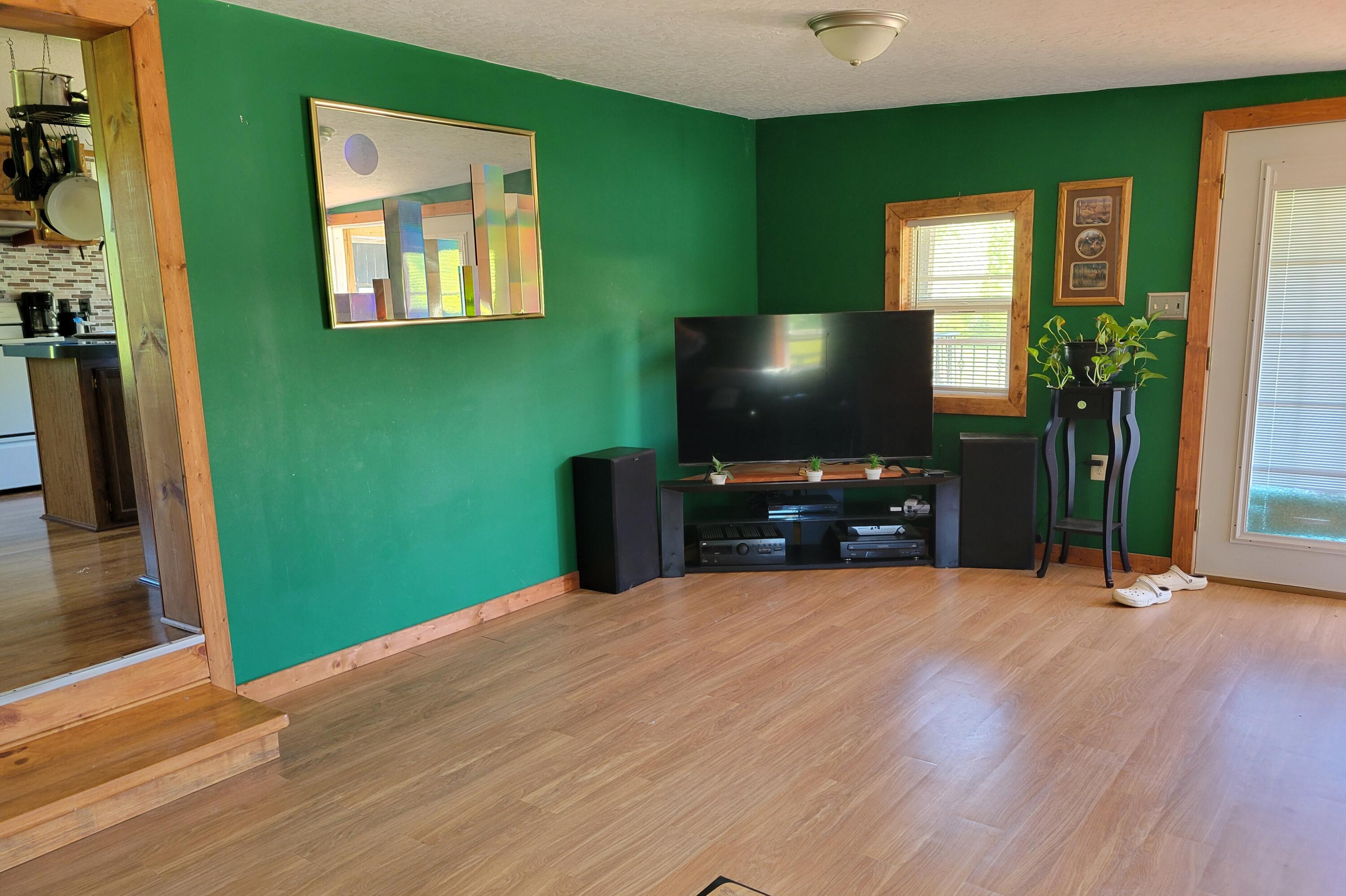 929 Pine Grove Road Property Photo 8