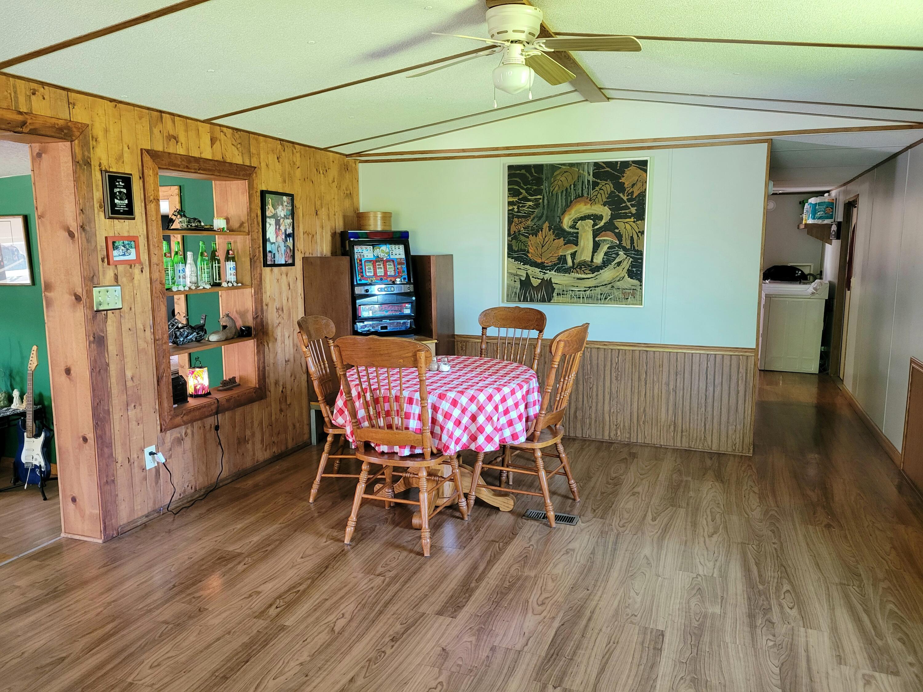 929 Pine Grove Road Property Photo 11