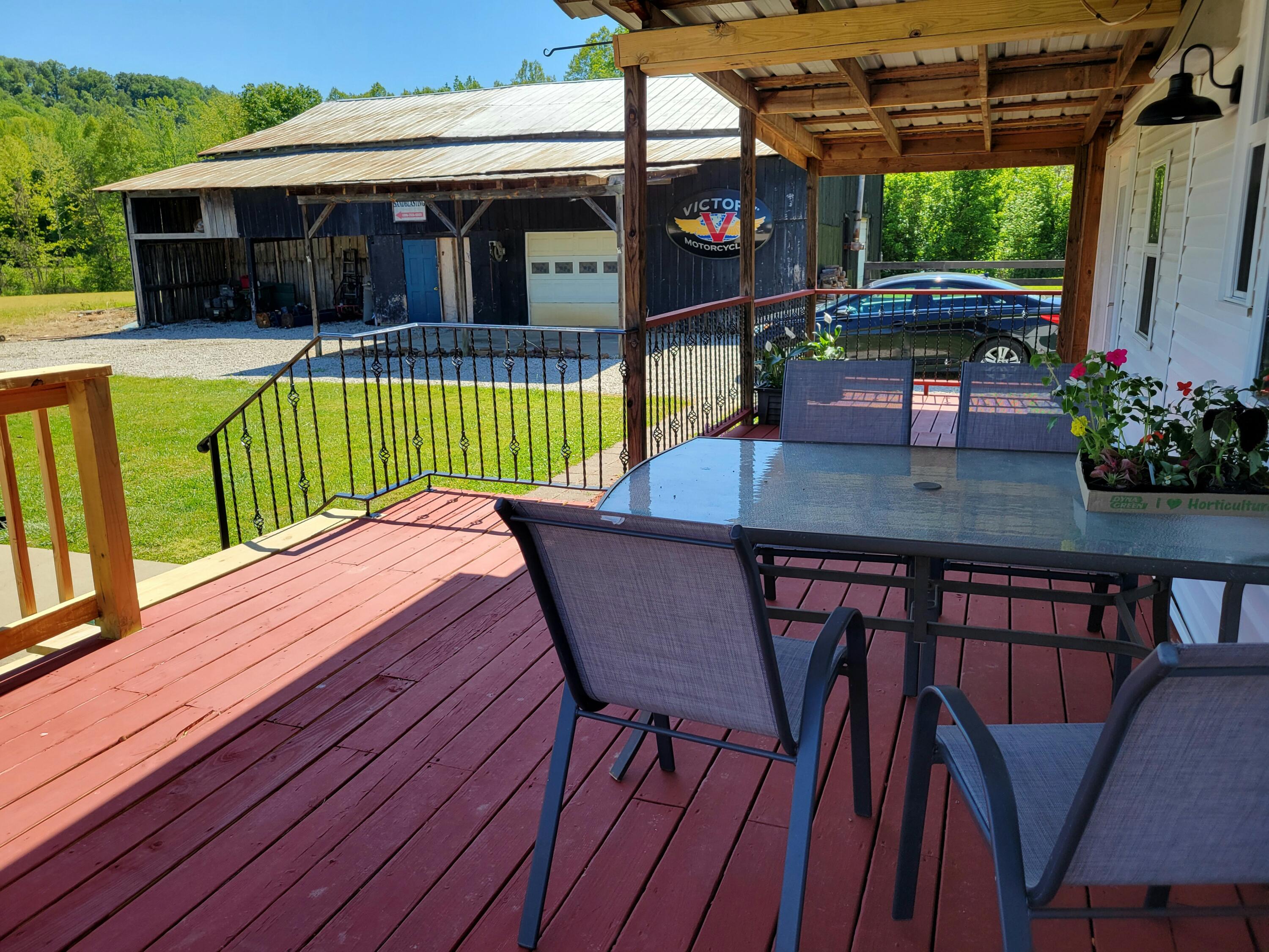 929 Pine Grove Road Property Photo 16
