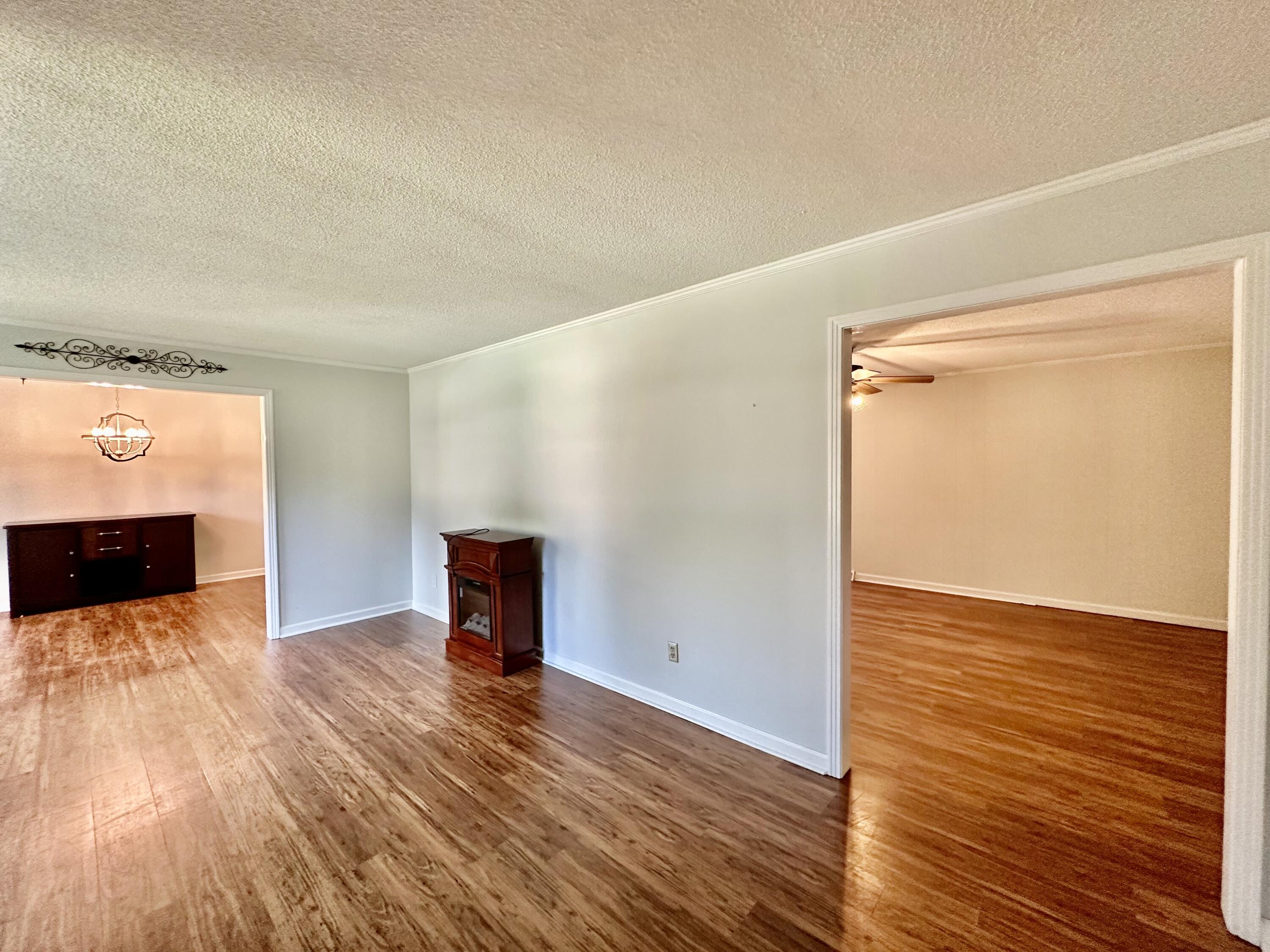 52 S Nottingham Lane Property Photo 6