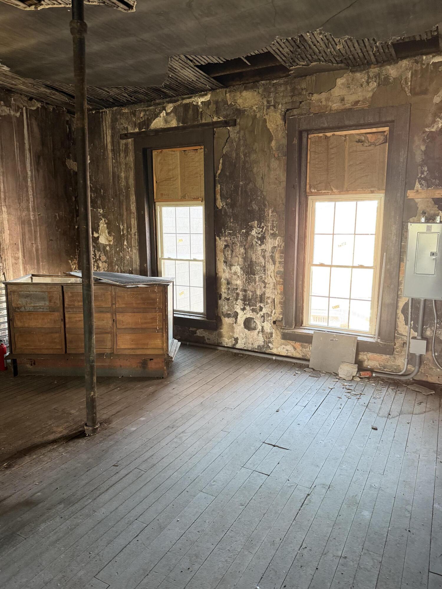 128 S Main Street Property Photo 10