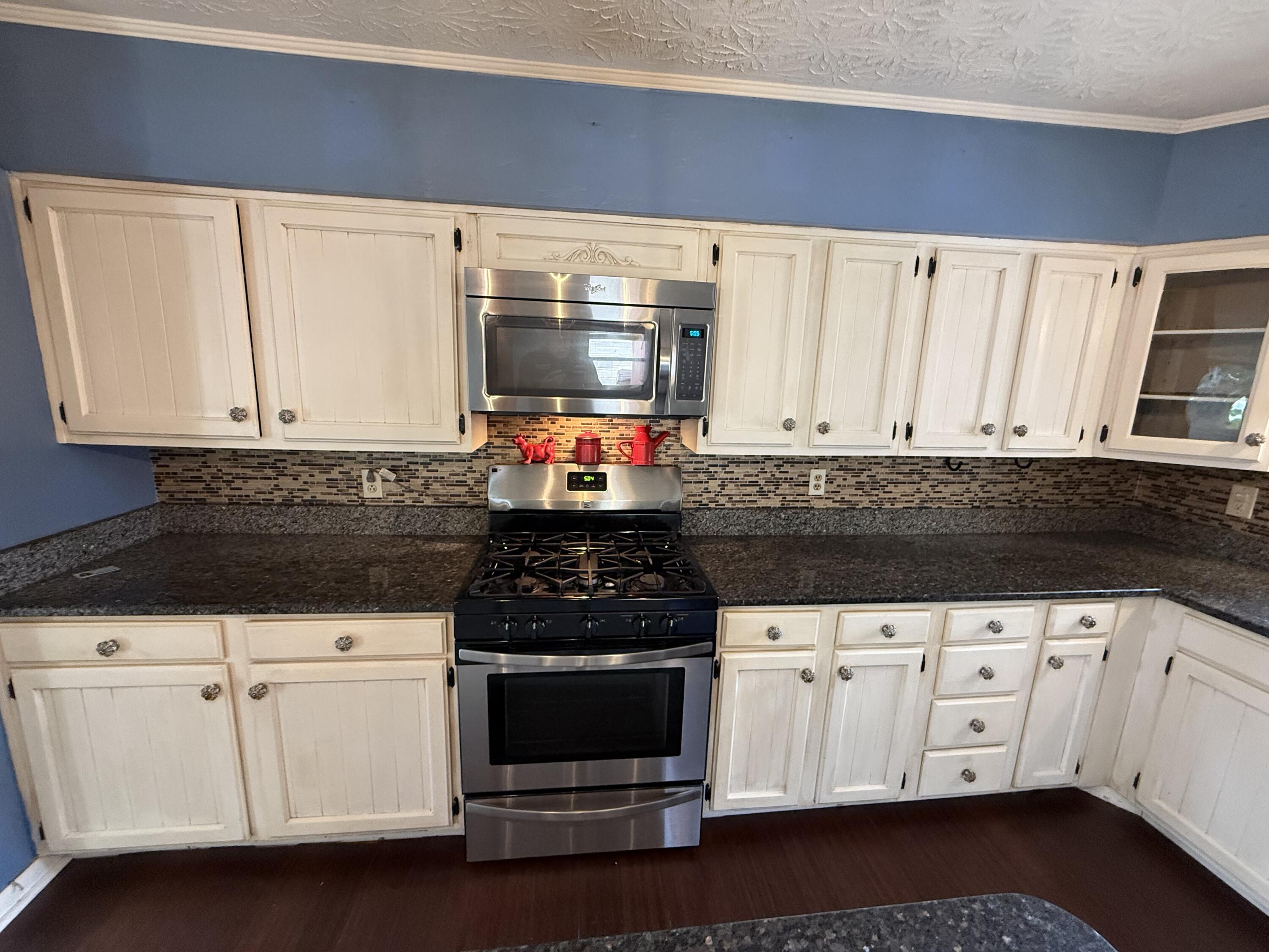 528 Estes Drive Property Photo 8
