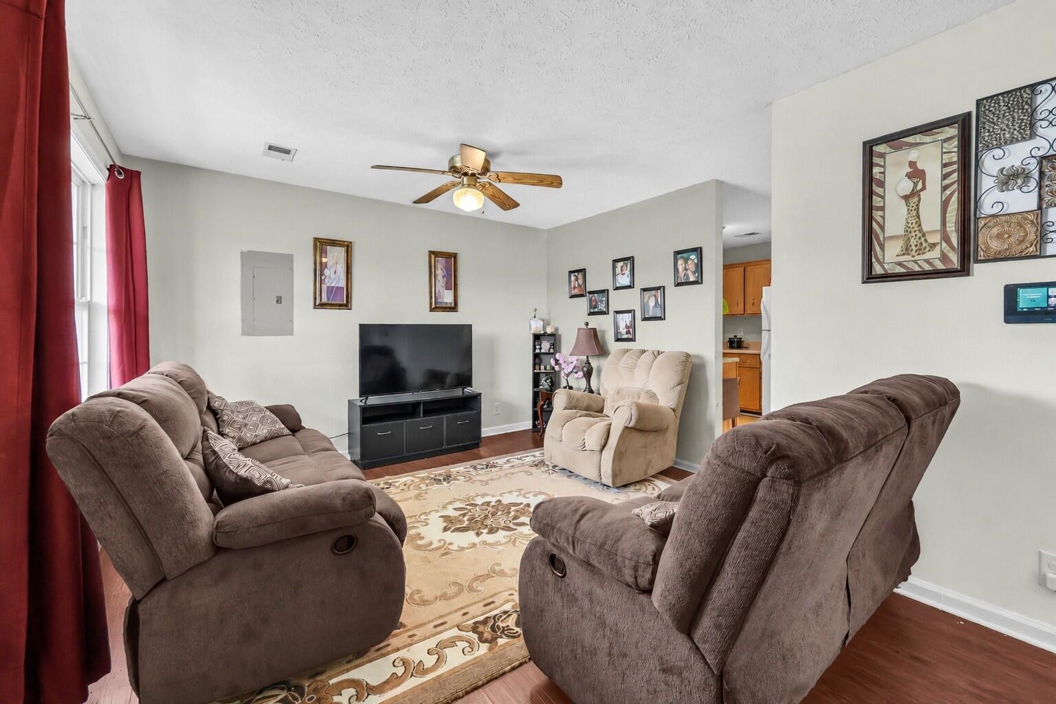 1645 Hannibal Drive Property Photo 3