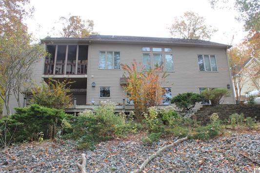 138 Elizabeth Drive Property Photo 3
