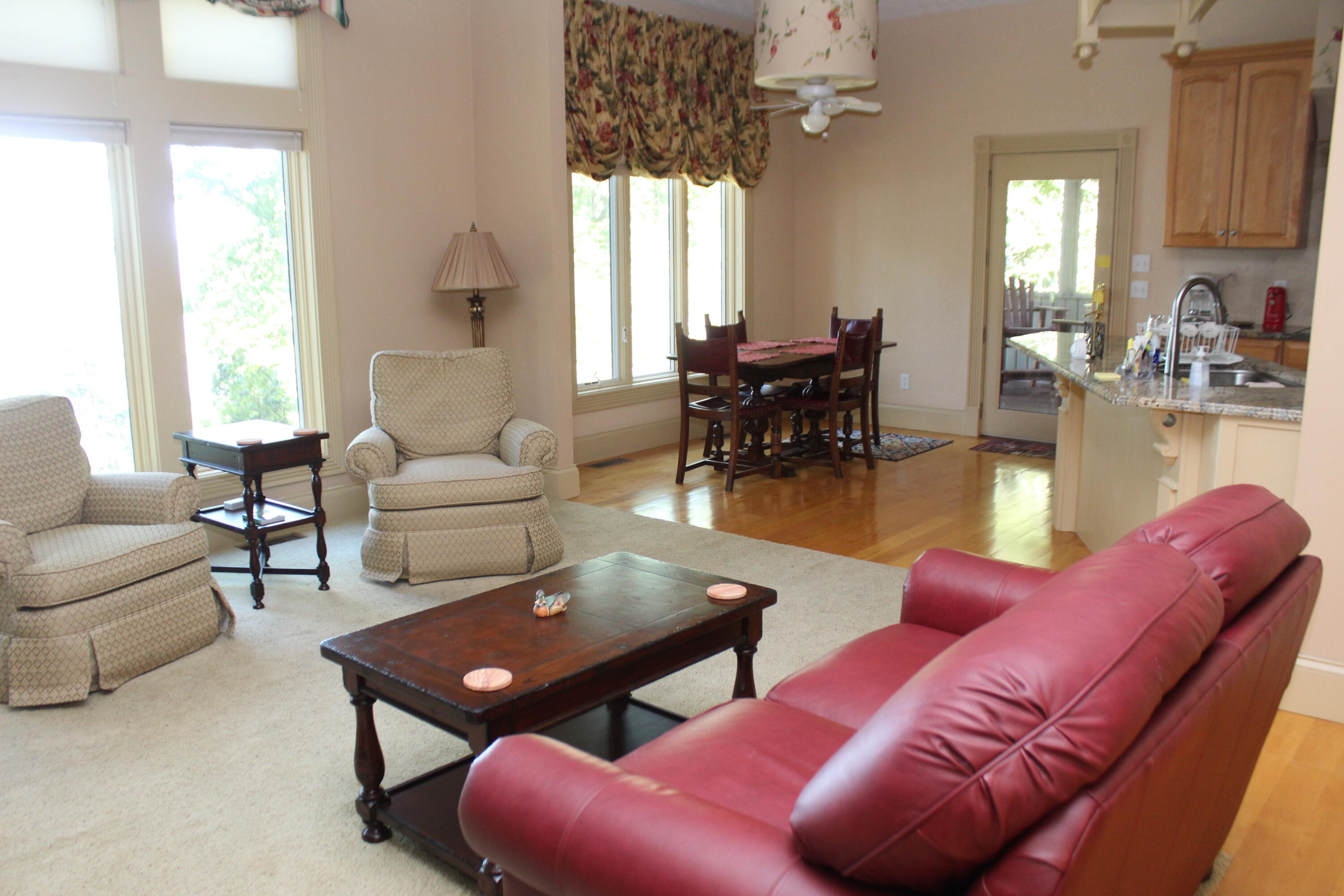 138 Elizabeth Drive Property Photo 10