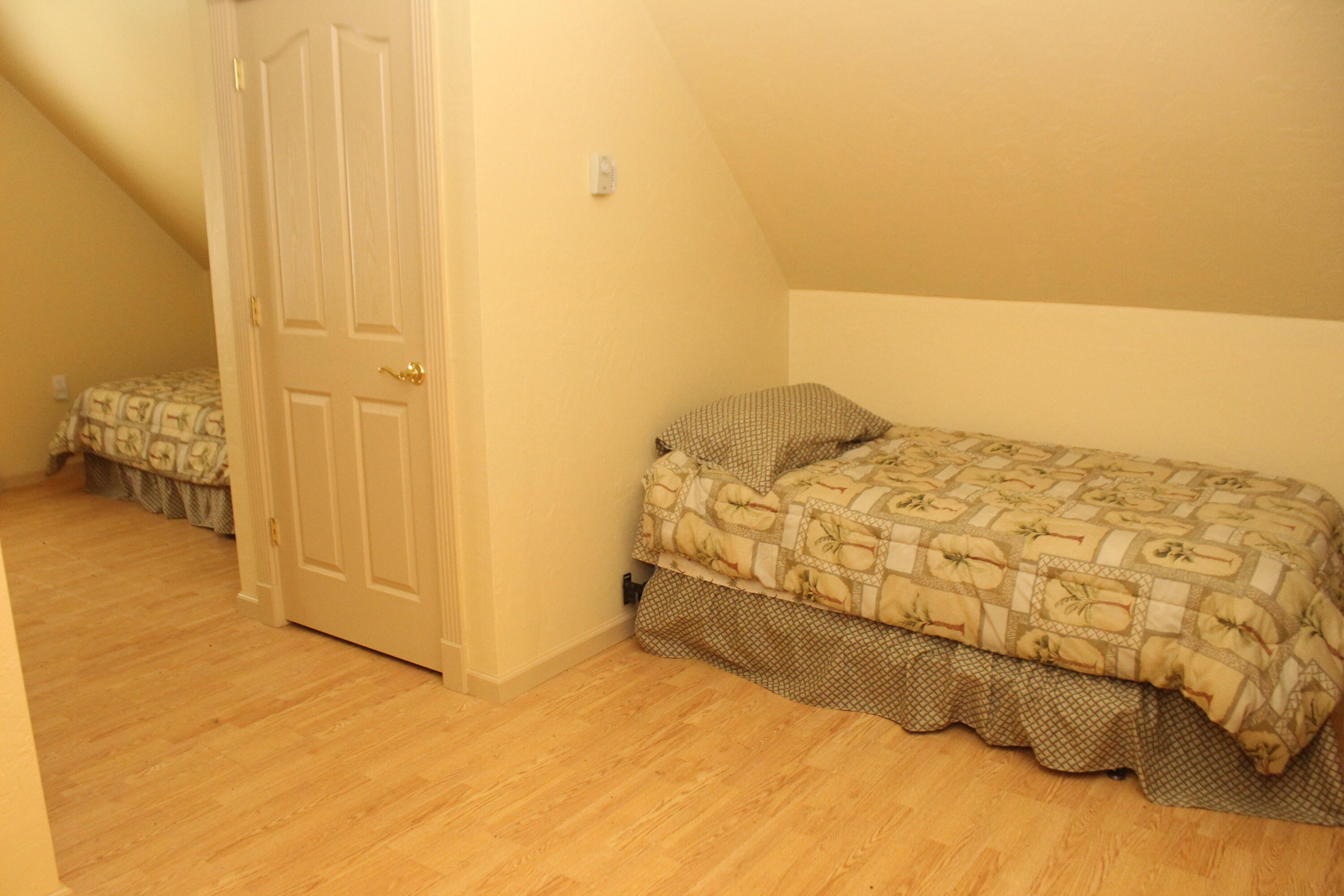 138 Elizabeth Drive Property Photo 32