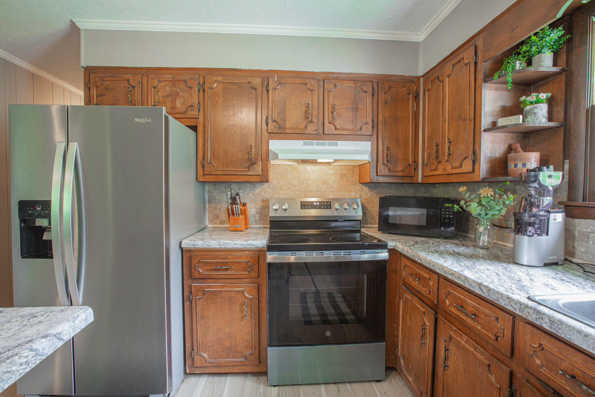 90 Trevor Lane Property Photo 17
