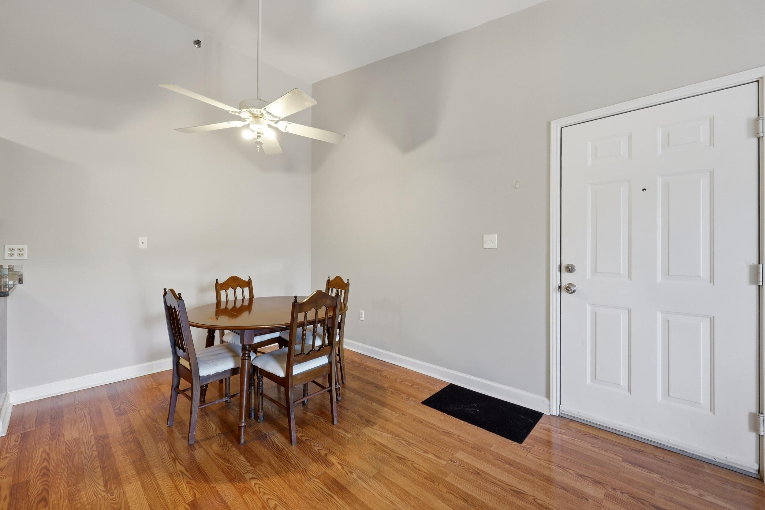 209 Simpson Avenue 304 Property Photo 10